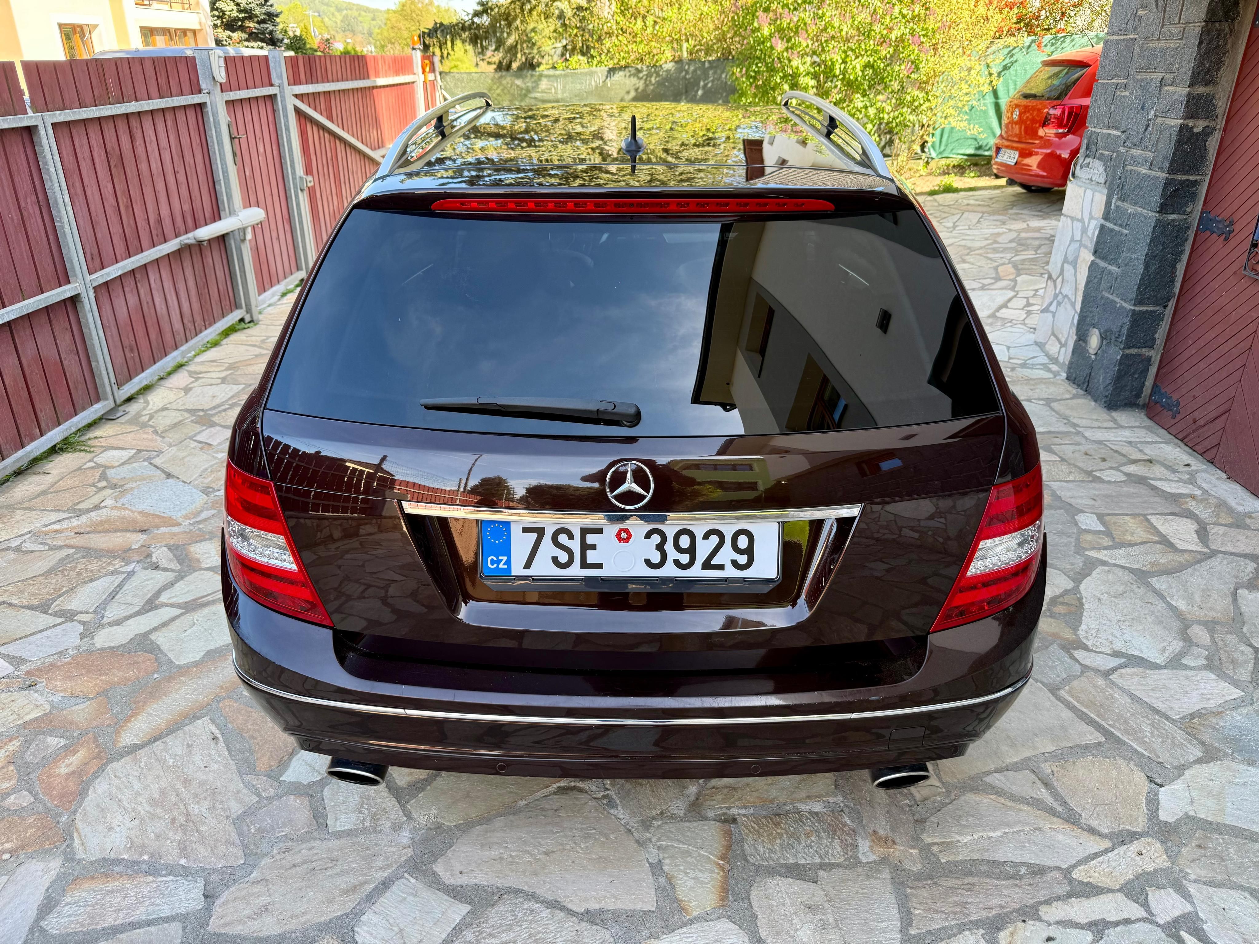 Mercedes-Benz Třídy C, 350 CGI 225KW AUTOM. ROZVODY ! - fotka 5