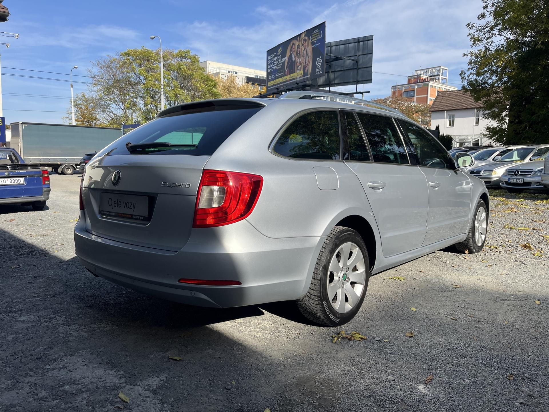 Škoda Superb, 2,0 TDi 103 Kw AMBIENTE - fotka 5