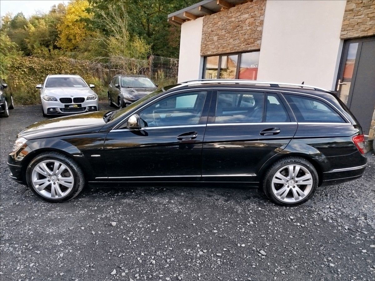 Mercedes-Benz Třídy C, 1,8 C180 Kompressor,AVANDGARDE - fotka 3