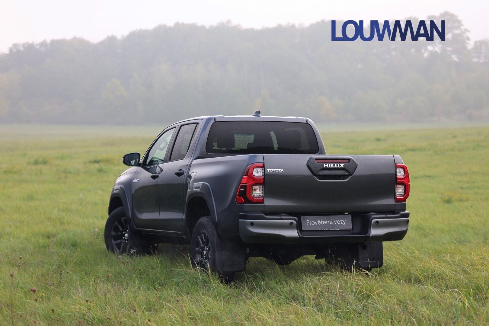 Toyota Hilux, AT INVINCIBLE - fotka 2