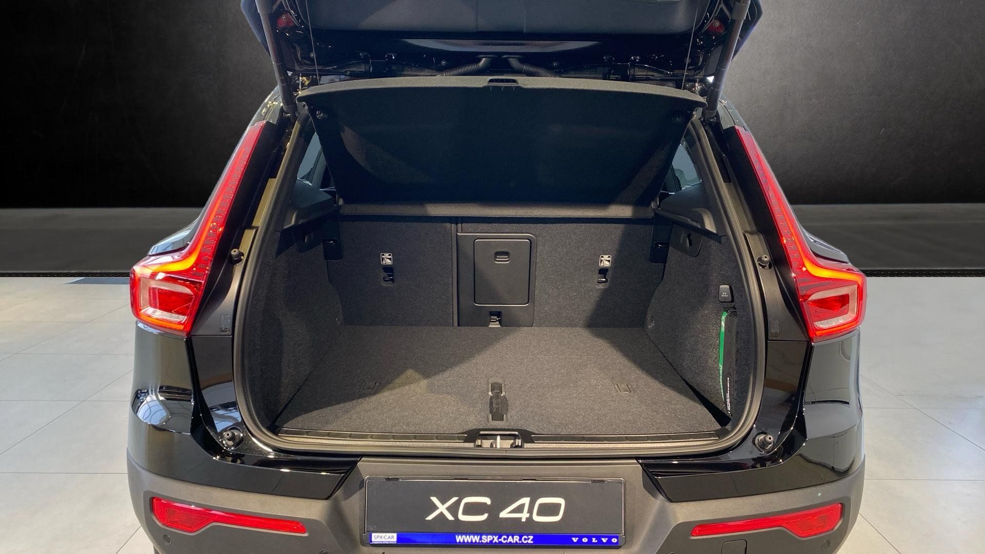 Volvo XC40, ULTRA BLACK EDITION, B4 FWD, 1 - fotka 5