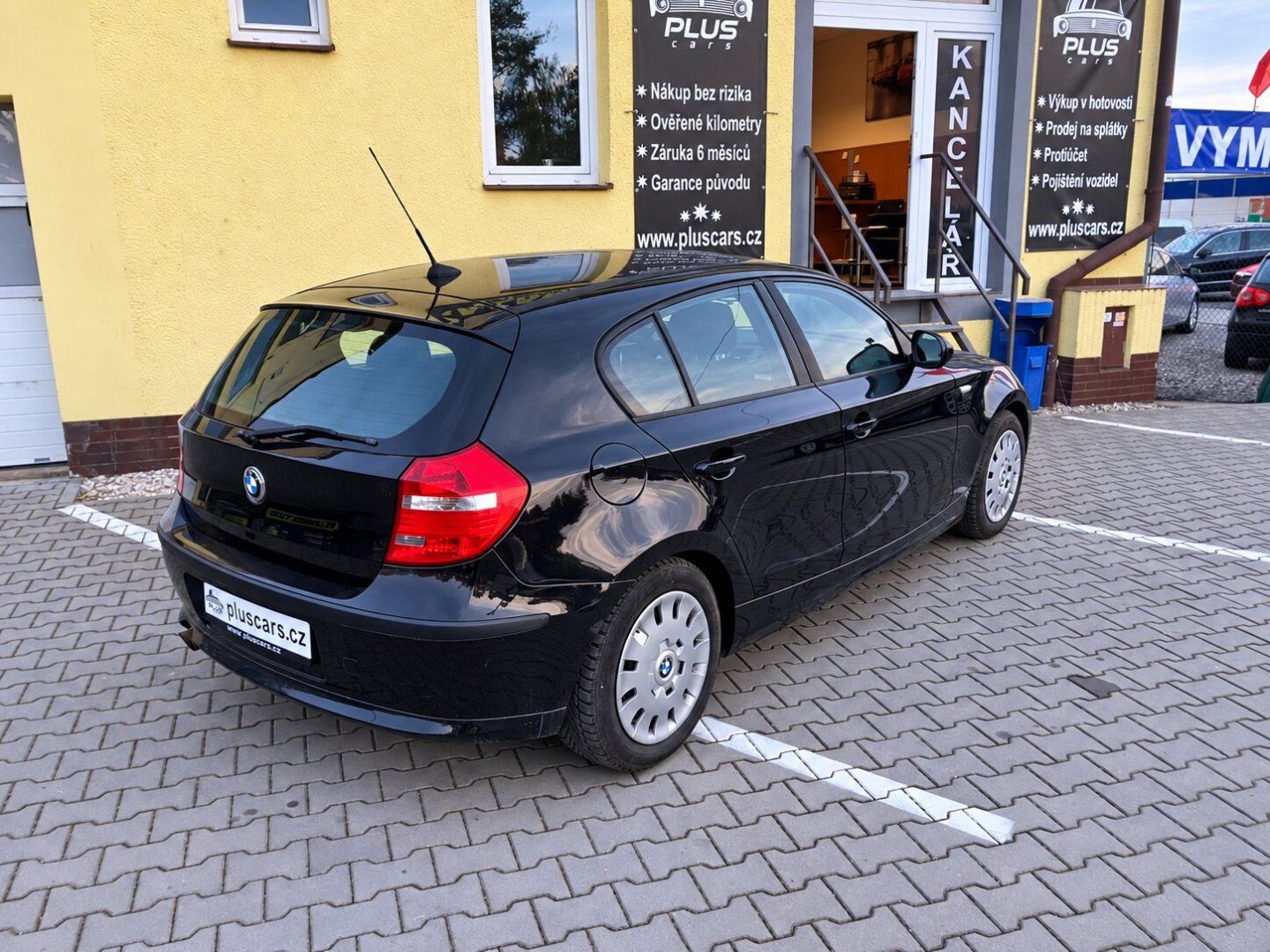 BMW Řada 1, 2,0i (90kW)*DIGI KLIMA* - fotka 2