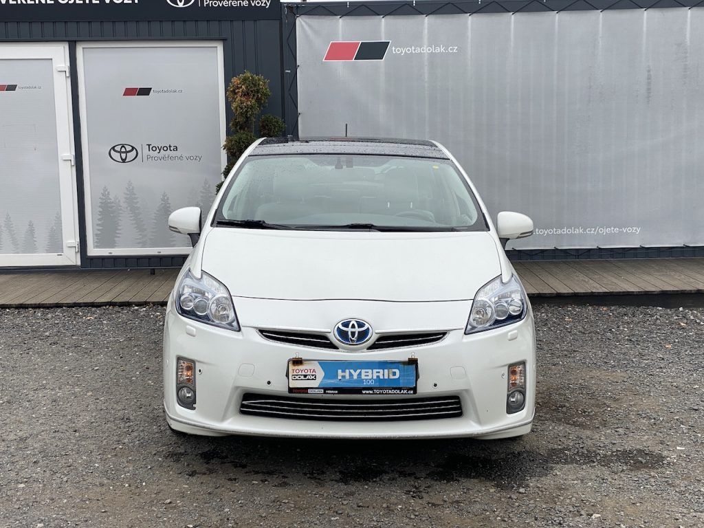 Toyota Prius, 1.8HSD, 2x kola, navi, head-up - fotka 3