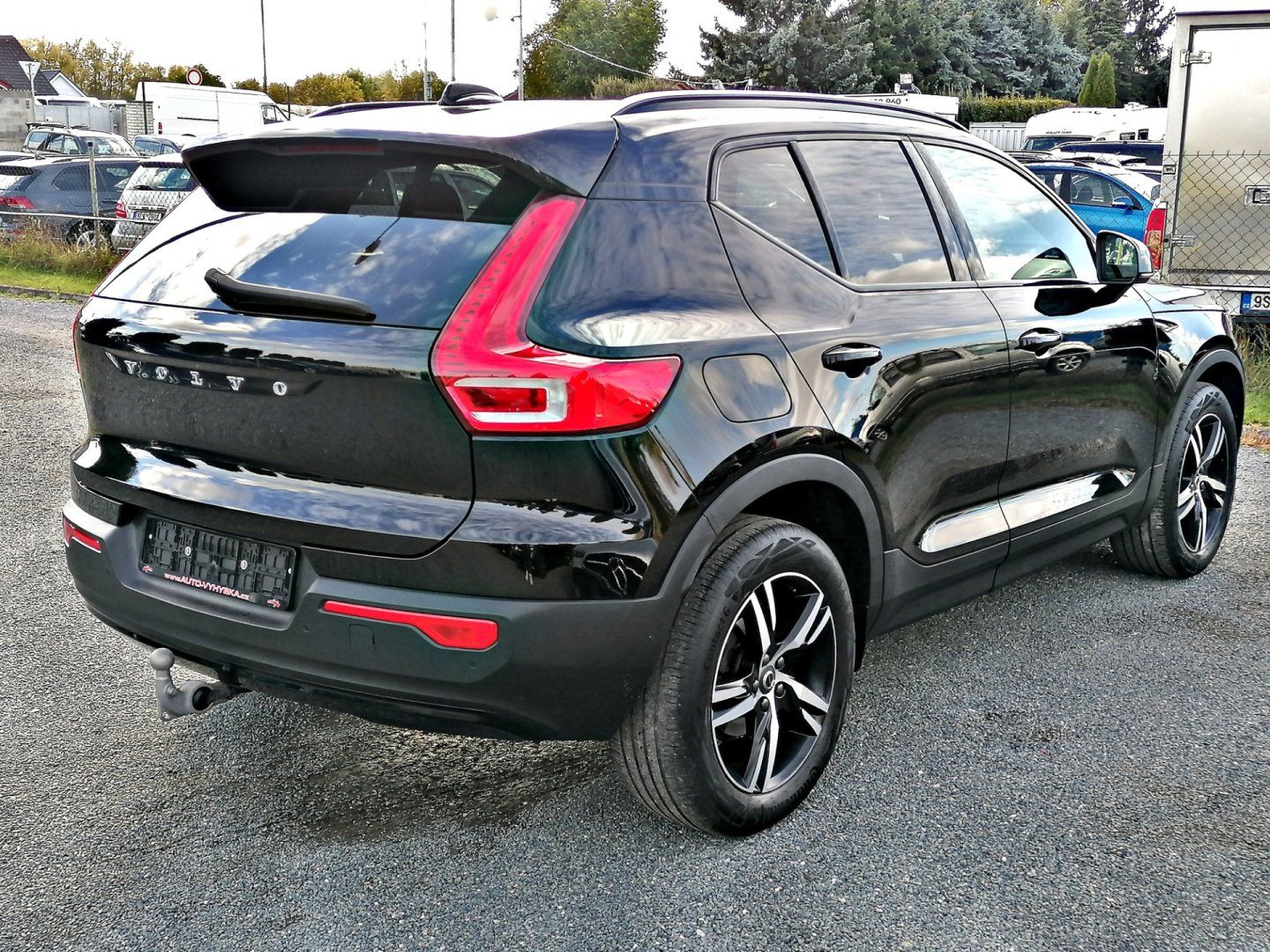 Volvo XC40, 1.5 T3 R-DESIGN Aut. - fotka 4