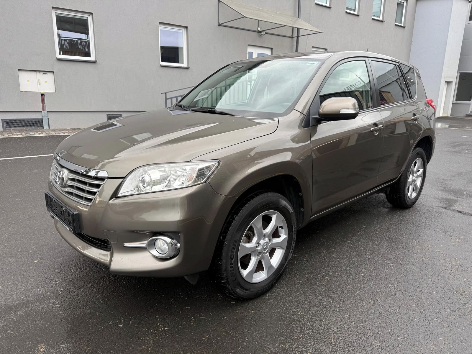 Toyota Rav4, 2.0i 116kw 4x4 man.jen 89tkm - fotka 6