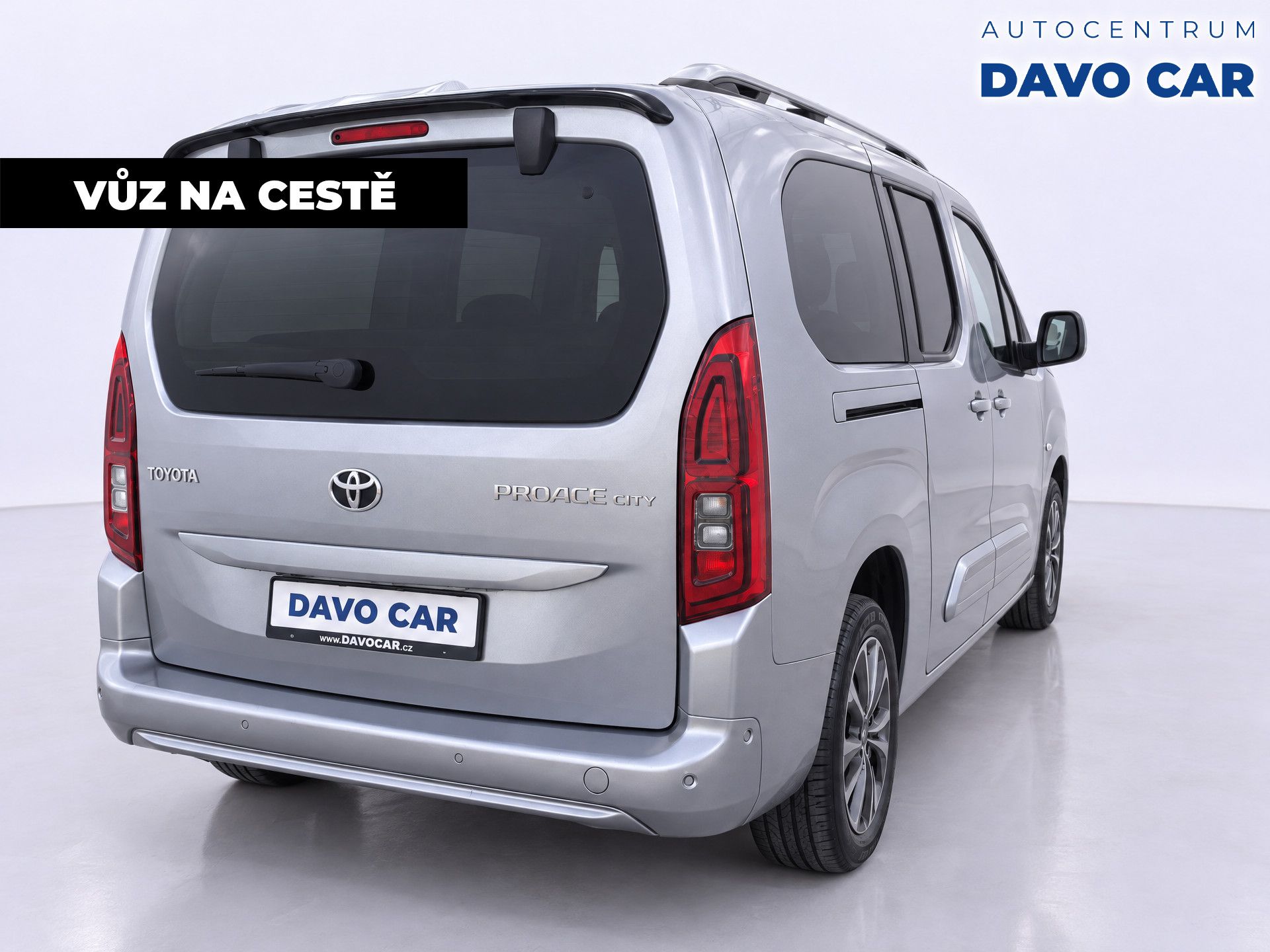 Toyota Proace City Verso, 1,2 T 130k Aut. L2 Family DPH - fotka 5