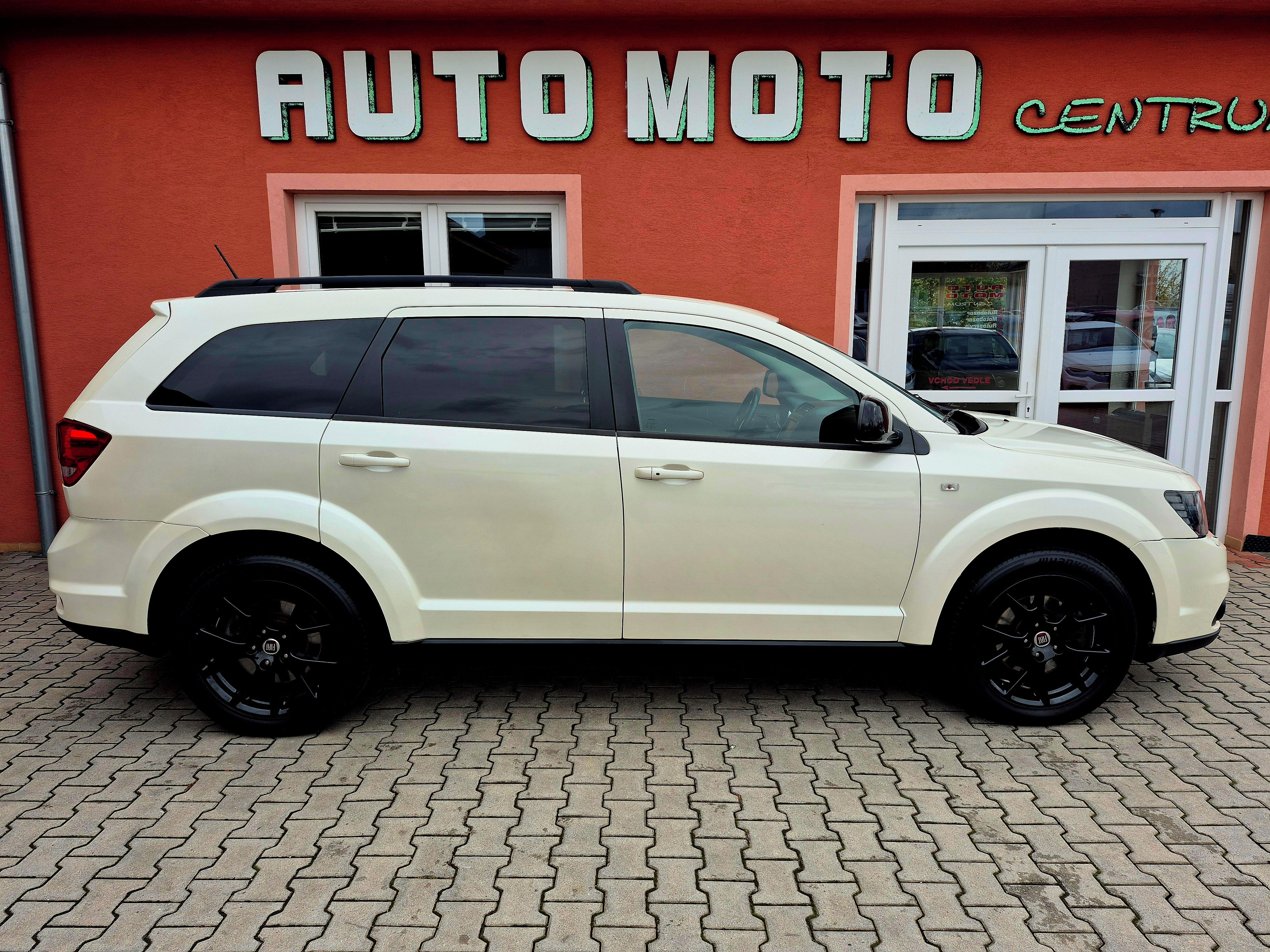 Fiat Freemont, 2.0 MJ 125 kW Black Code TAŽNÉ - fotka 6