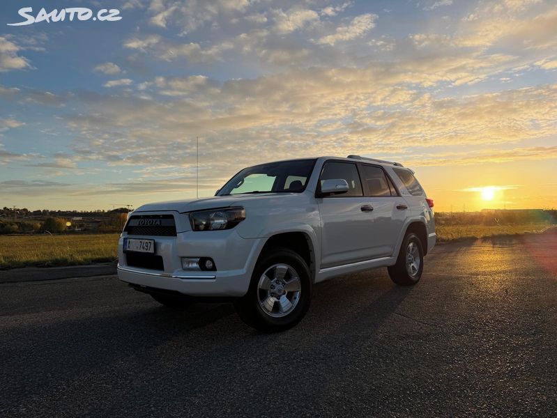 Toyota 4Runner, bez koroze, 7 míst, odpis DPH