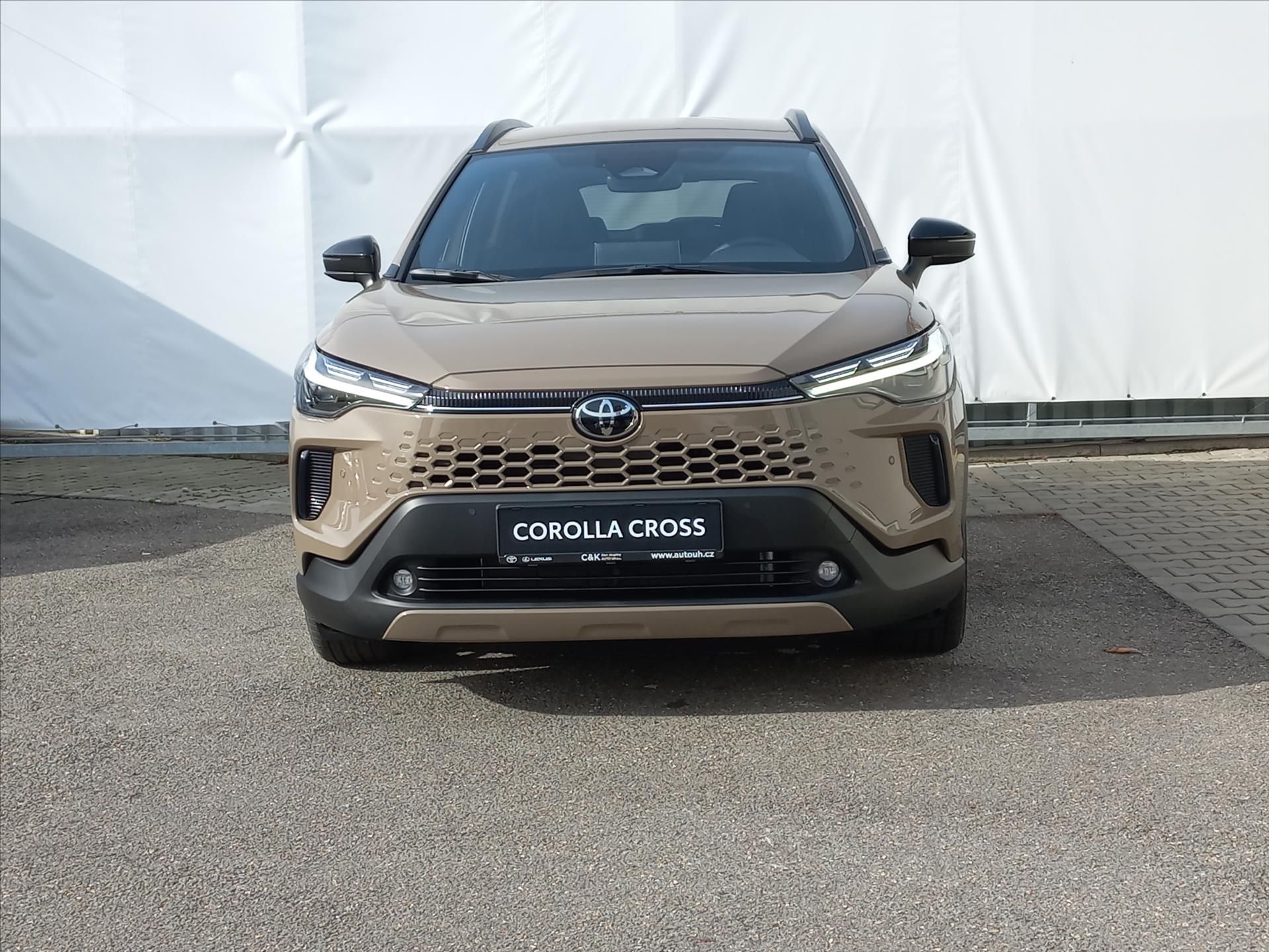 Toyota Corolla Cross, 2,0 Hybrid e-CVT 178k  Style - fotka 4