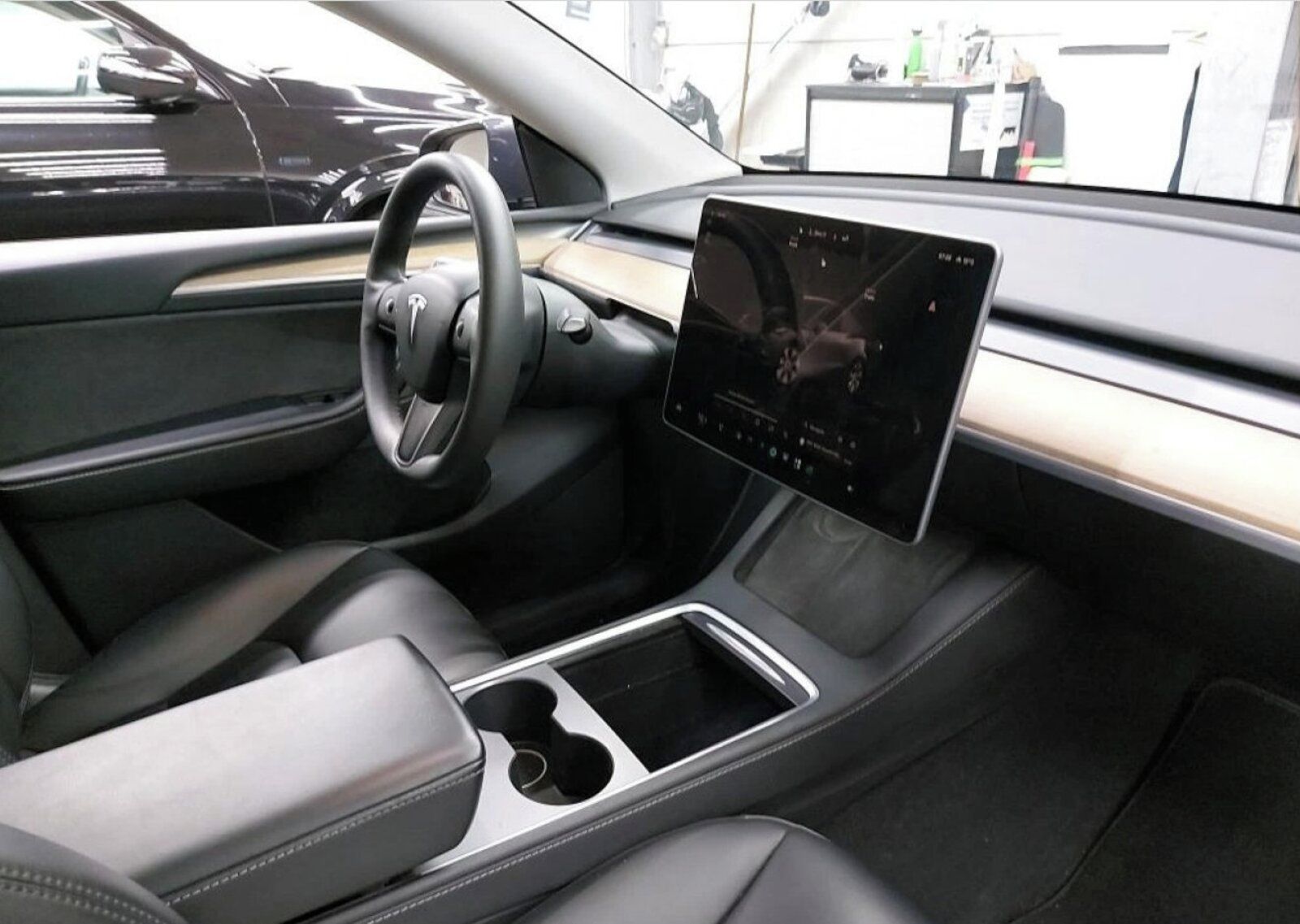 Tesla Model Y, Long Range AWD 75kWh, 4X4 - fotka 3