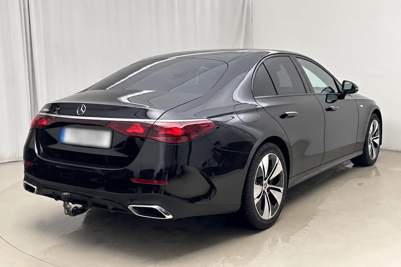 Mercedes-Benz Třídy E, E300e AMG Premium 2xALU - fotka 2
