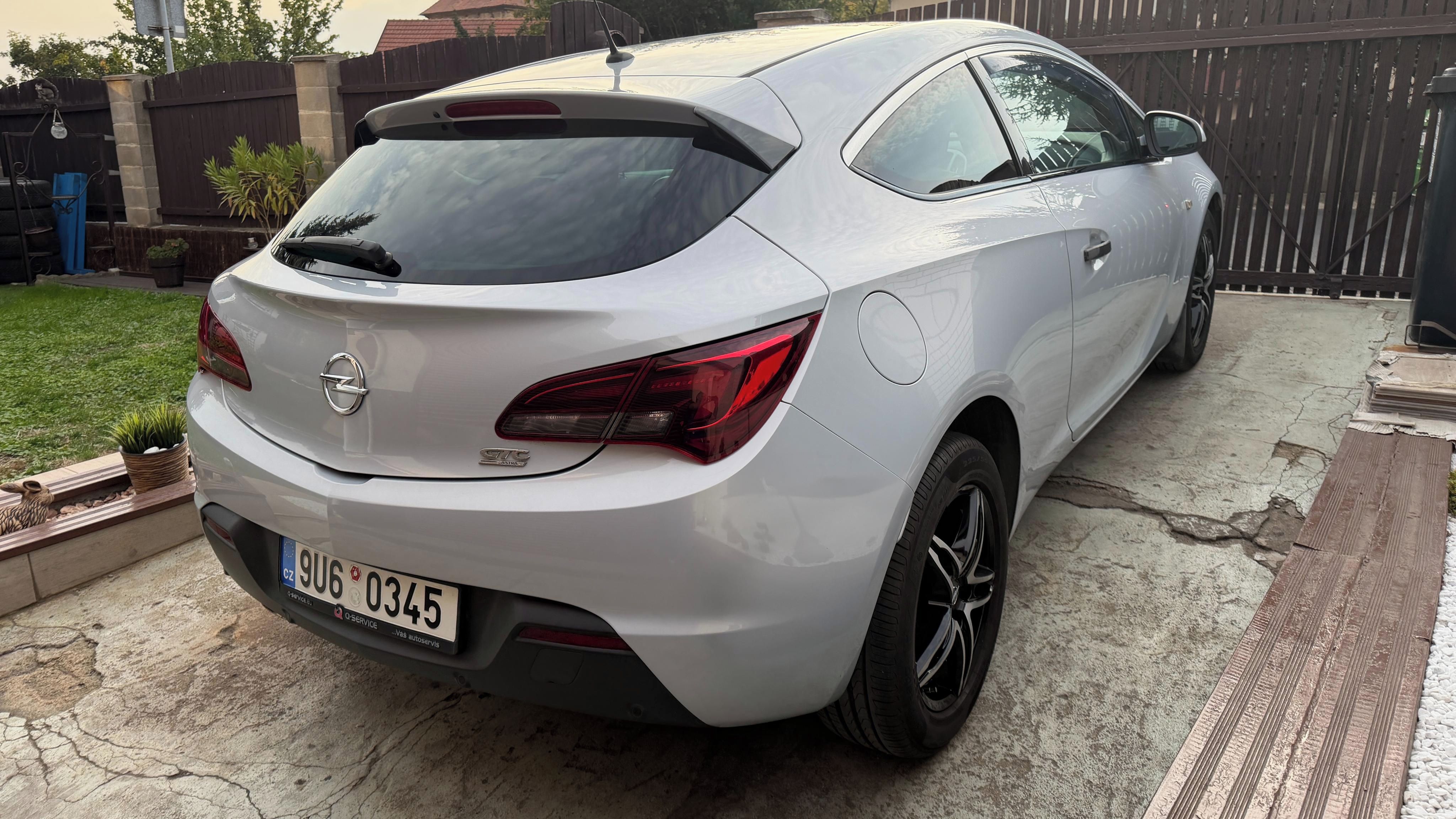 Opel Astra, 1.4i 103kW - fotka 5