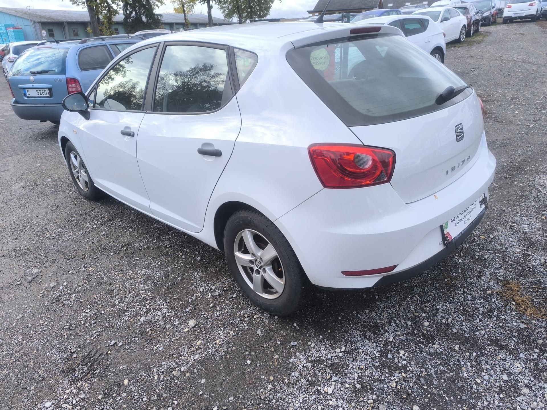 Seat Ibiza, KRÁSNÁ,145KM,1.MAJITEL - fotka 5
