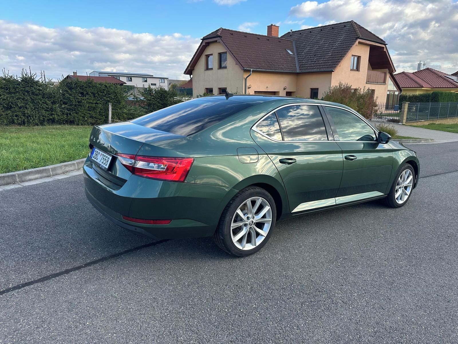 Škoda Superb, 2.0 TDI 110 kW, 2.majitel, LED - fotka 4