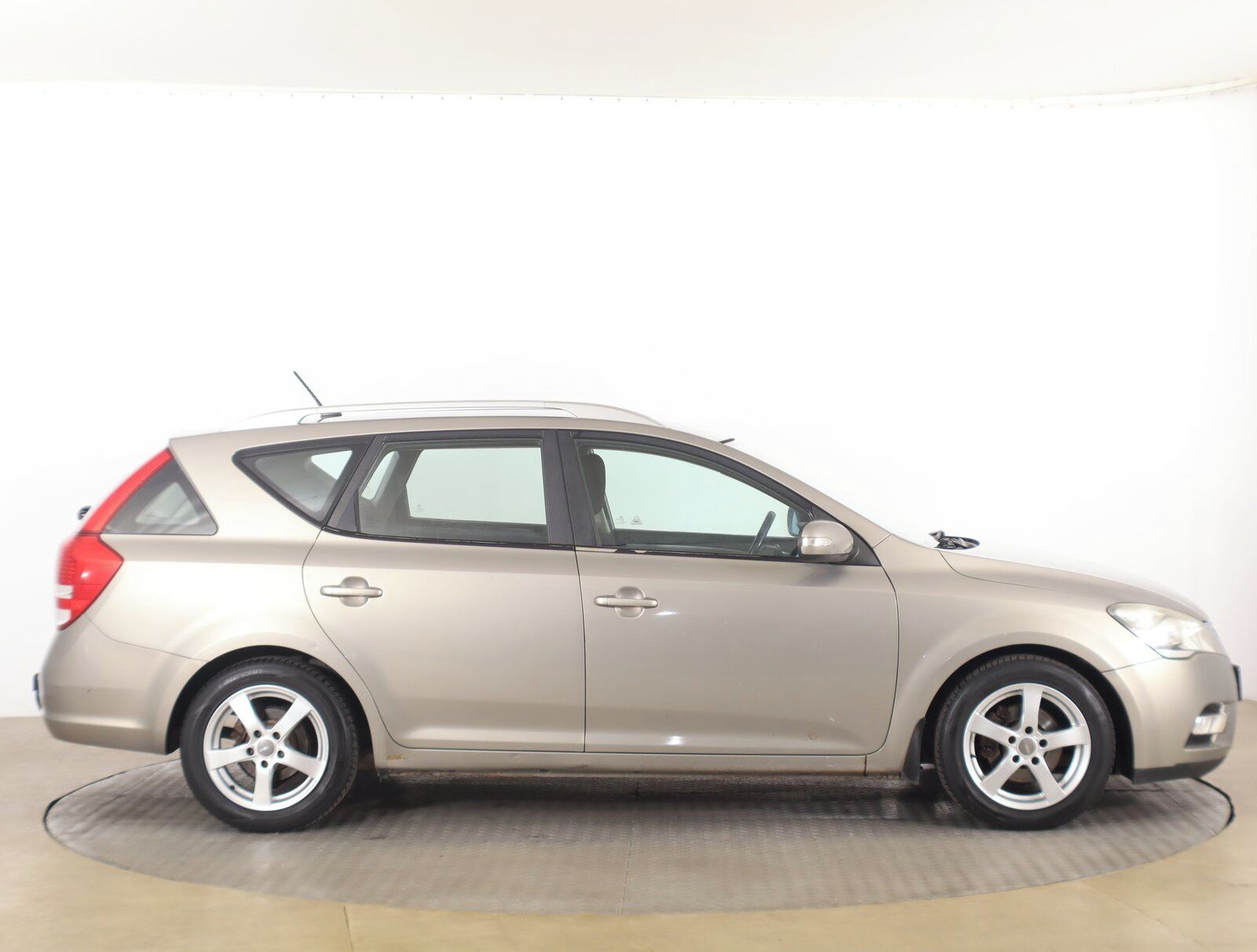 Kia Cee´d, 1.4 CVVT, Serv.kniha - fotka 6