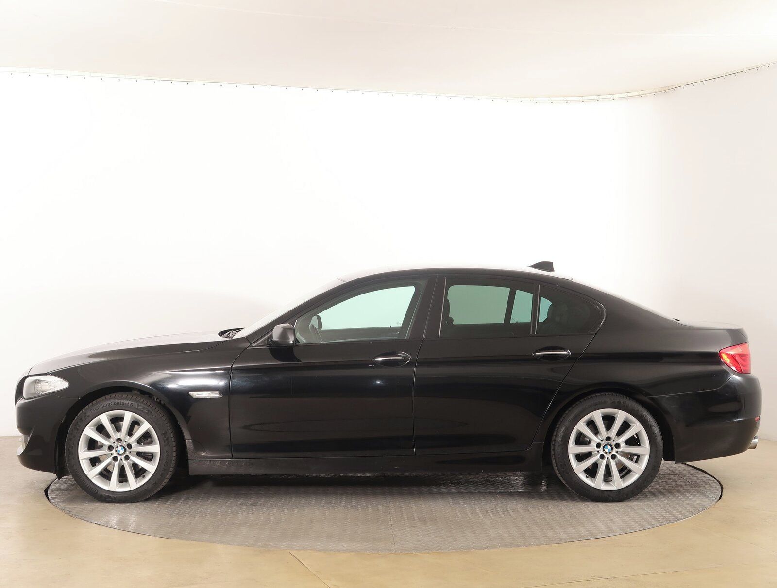 BMW Řada 5, 520d, Automat, Serv.kniha - fotka 3