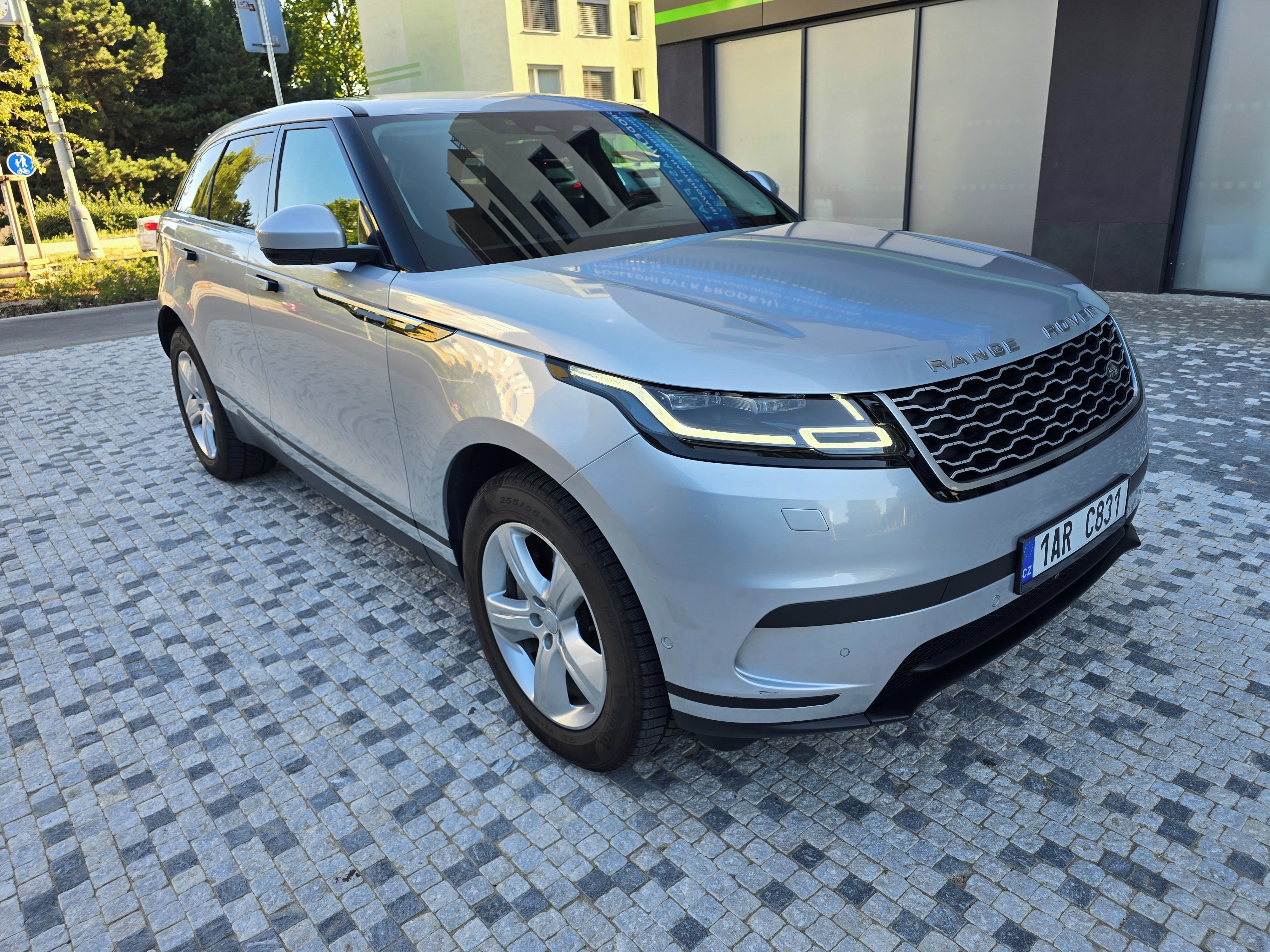 Land Rover Range Rover Velar - fotka 2