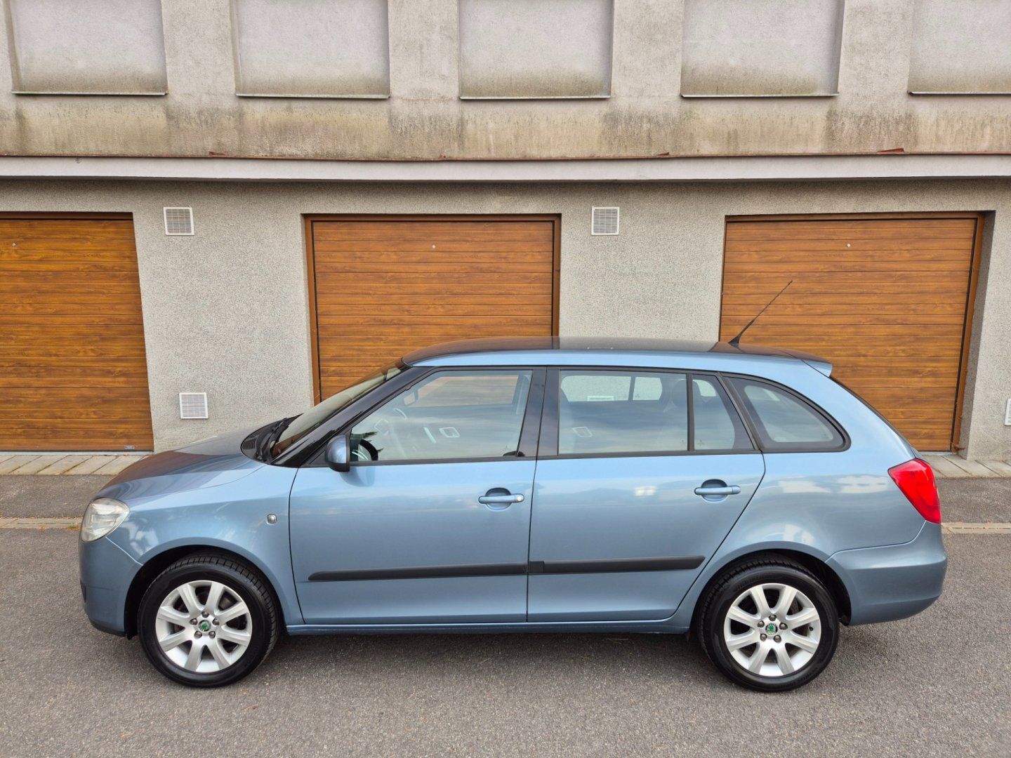 Škoda Fabia, 1.4 16V 63kW park.senzory - fotka 2