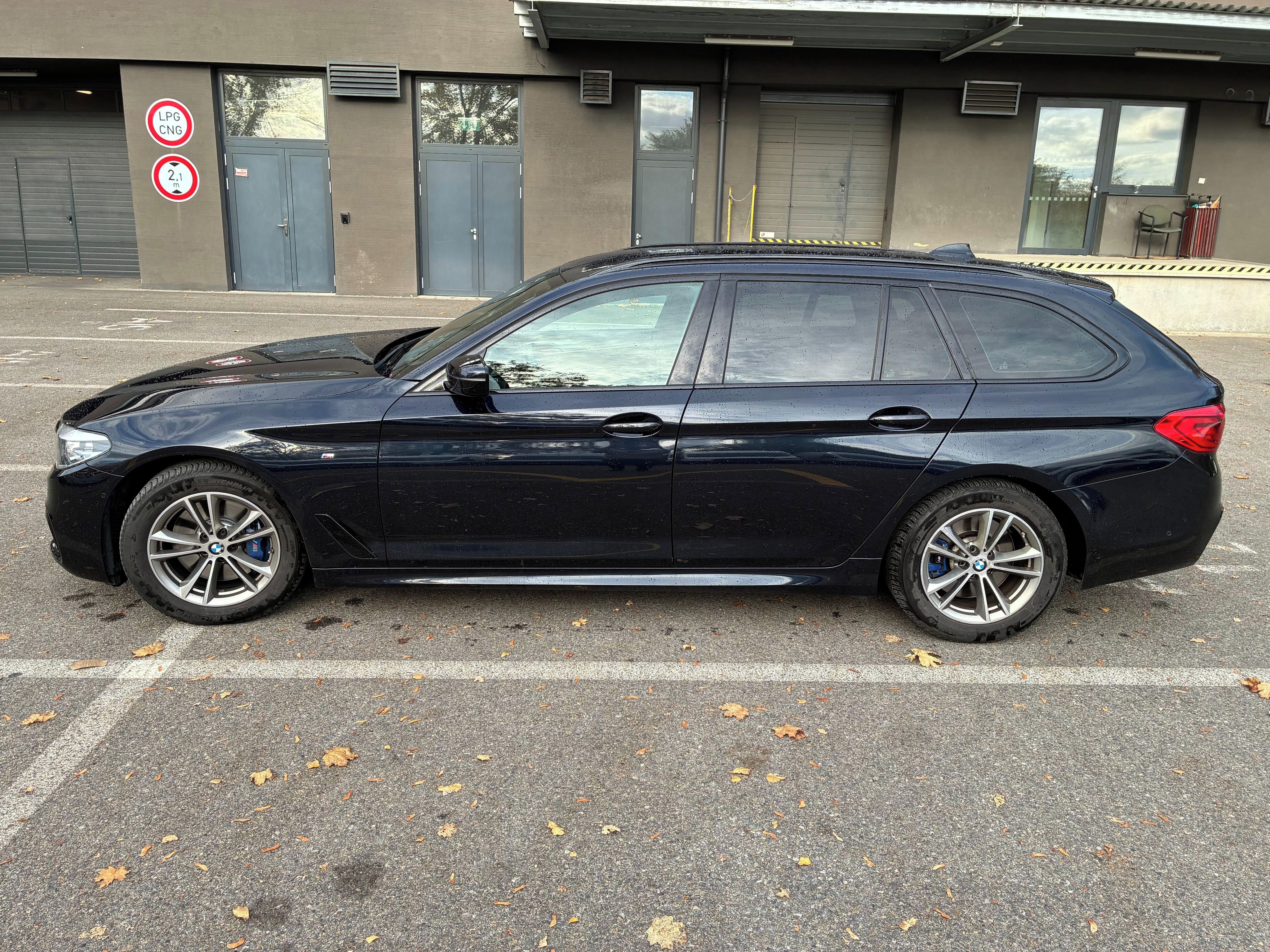 BMW Řada 5, 530d xDrive, M Packet - fotka 3