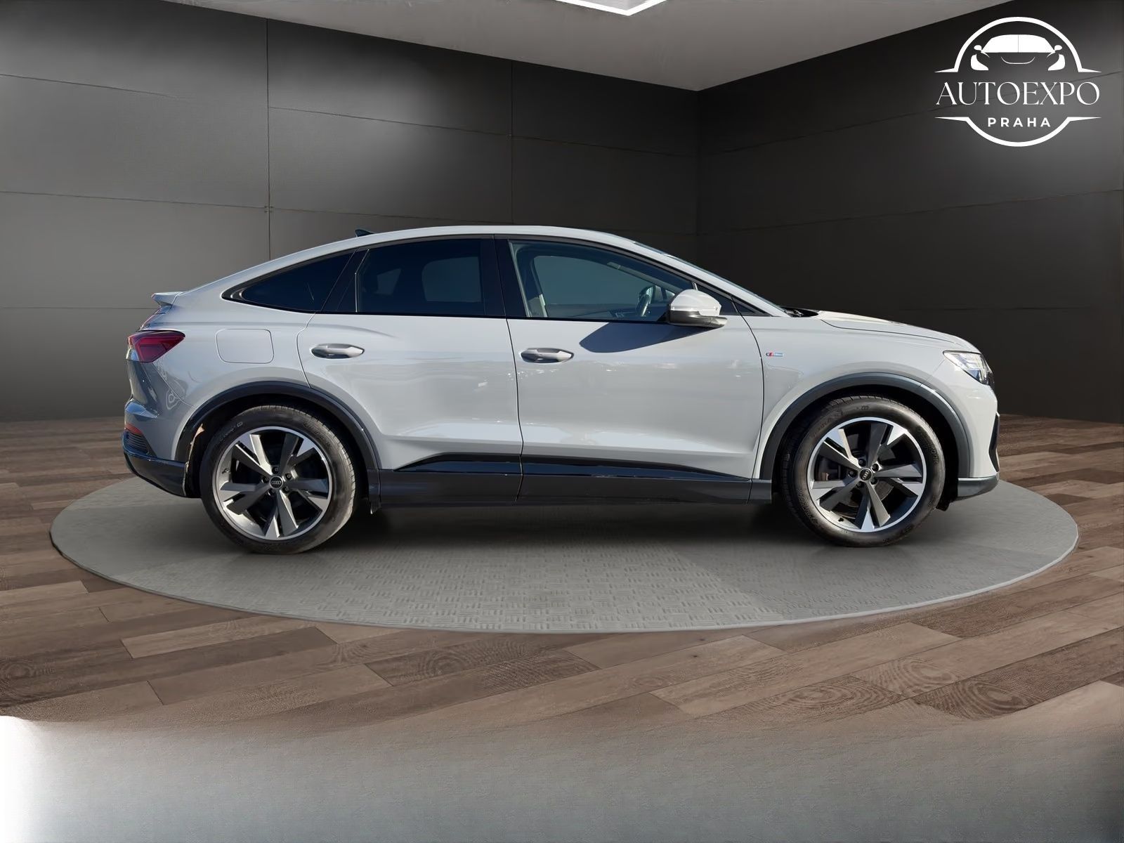 Audi Q4, Sportback 50 e-tron S line - fotka 5