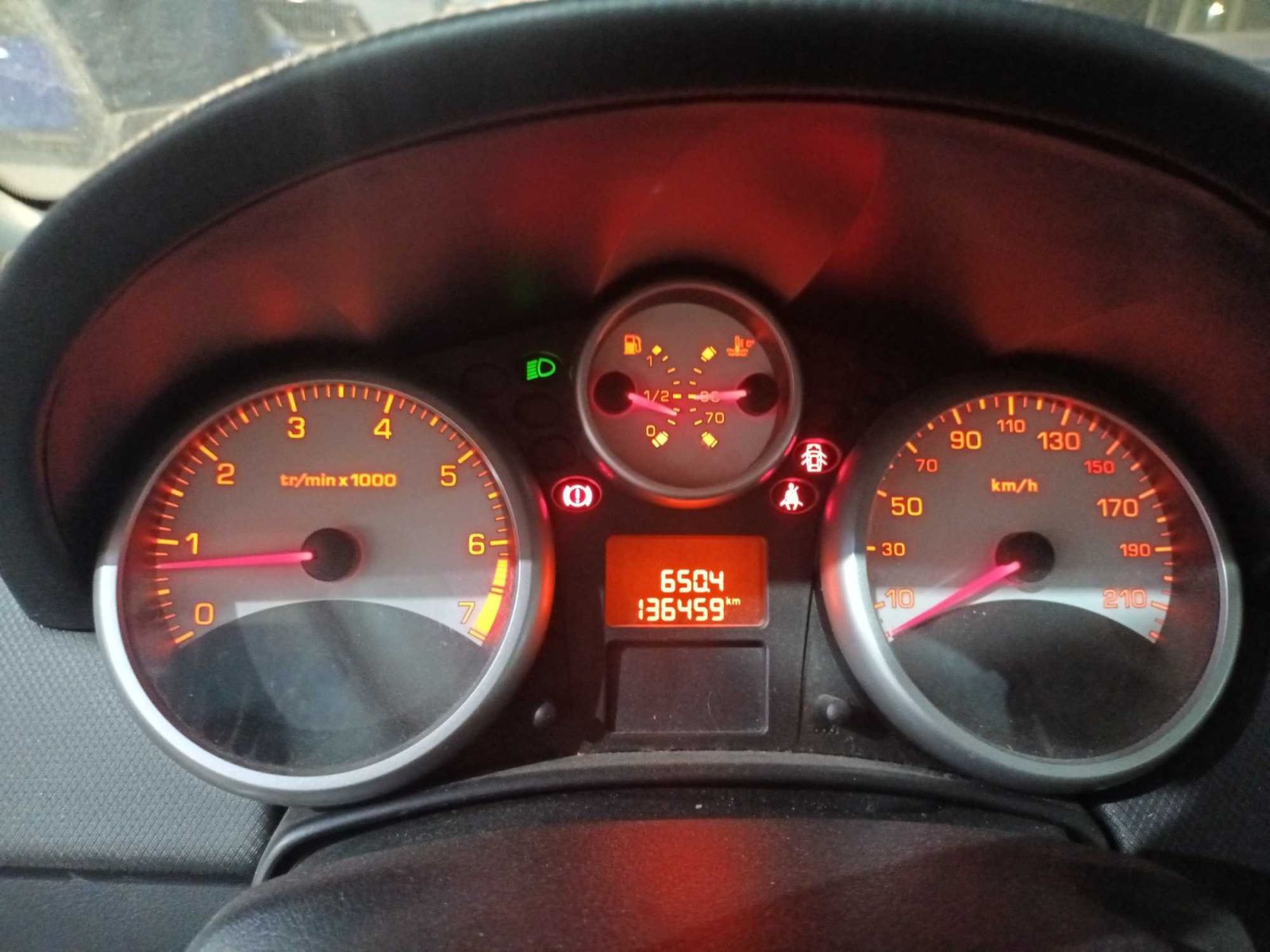 Peugeot 207, 1.4, po STK, jezdí výborně - fotka 3