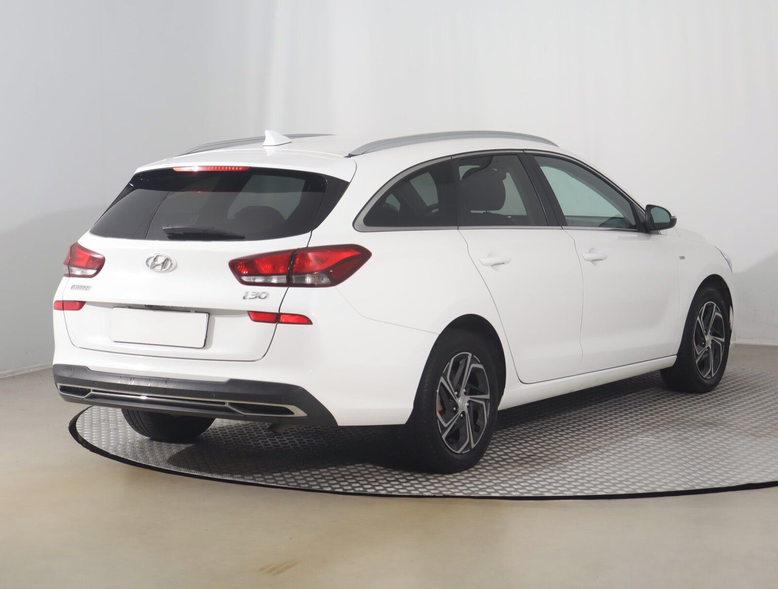 Hyundai i30, 1.5 T-GDI MHEV, Family - fotka 5