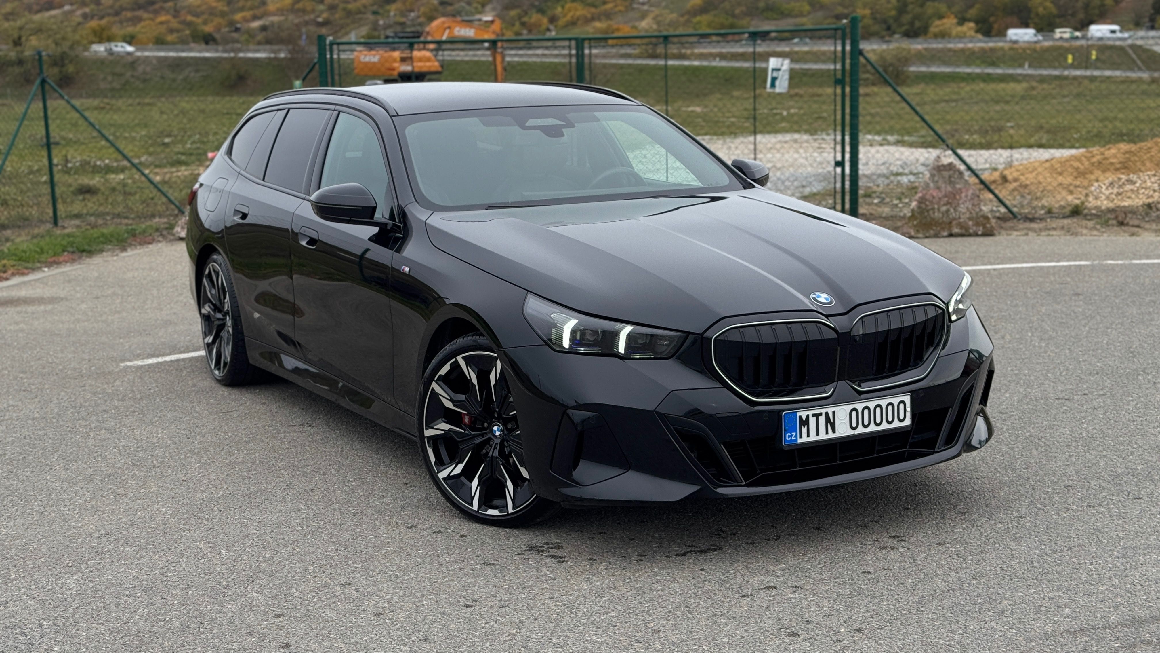 BMW Řada 5, 20dx,INDIVIDUAL,EXTRA VÝBAV - fotka 2