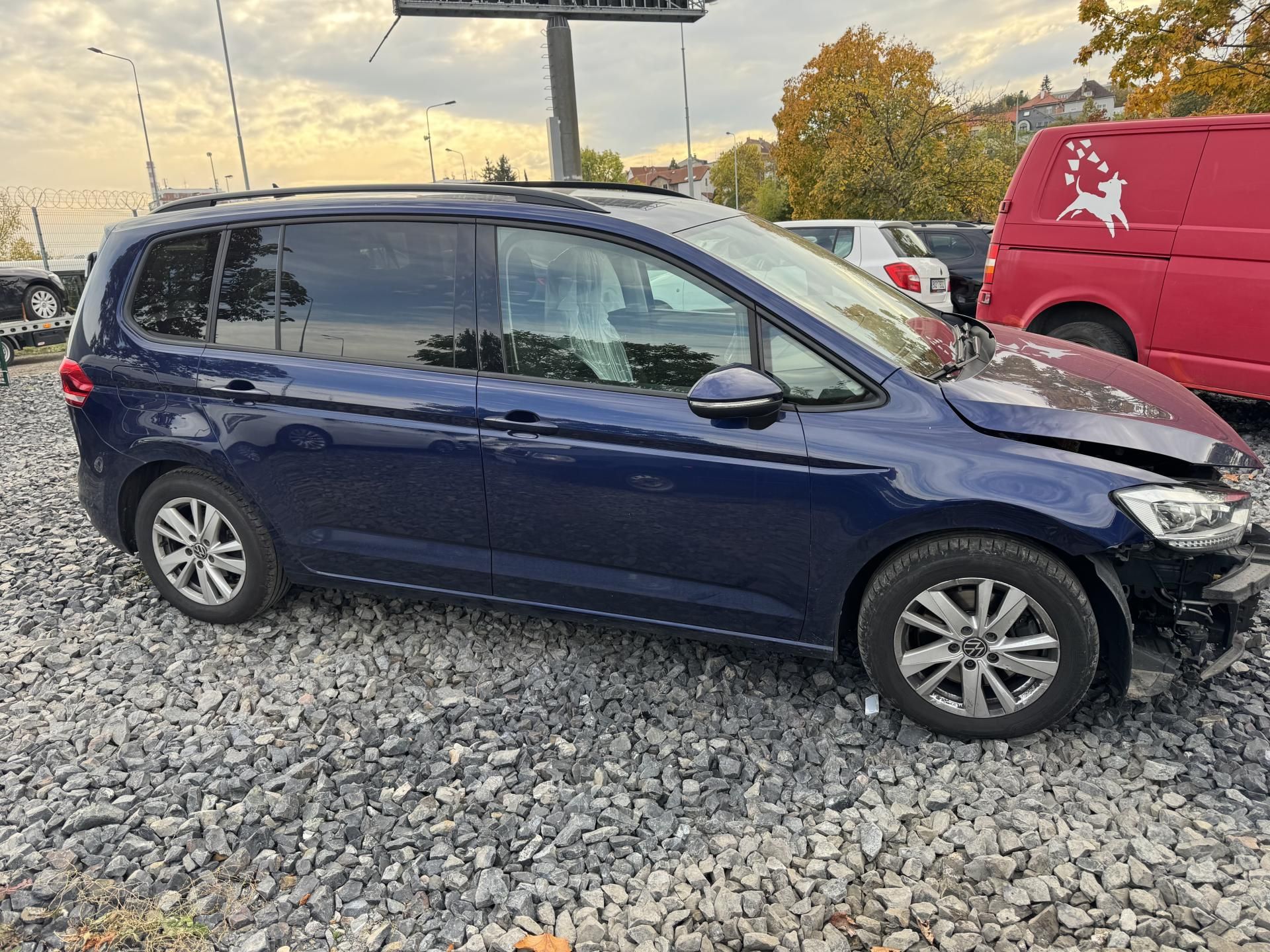 Volkswagen Touran, 2.0TDI 110kw DSG 7míst - fotka 6