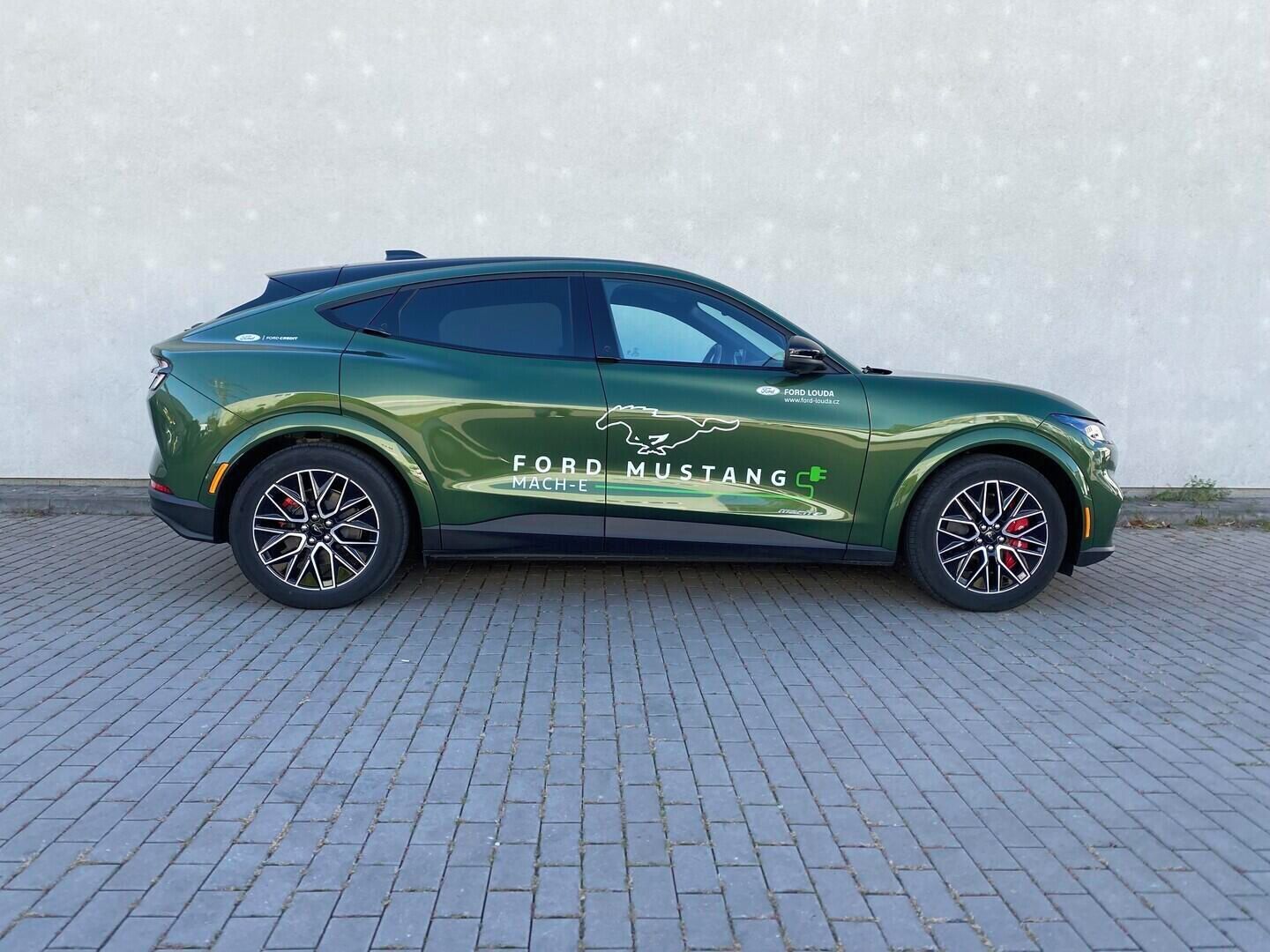 Ford Mustang, 88 kWh, PRODLOUŽENÝ DOJEZD 203 - fotka 6