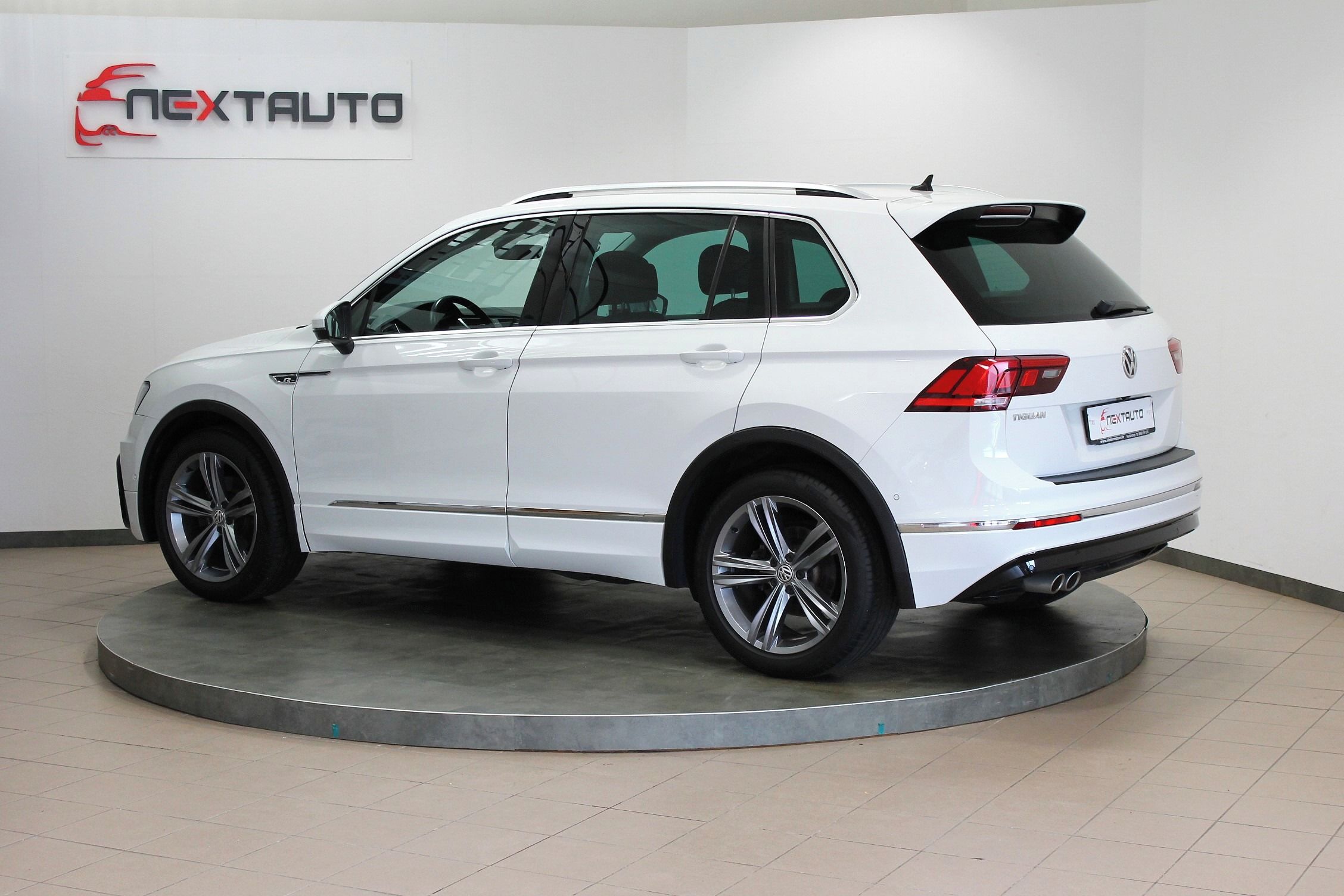 Volkswagen Tiguan, 1.5TSI 110 kW R-LINE 1.MAJITEL - fotka 3