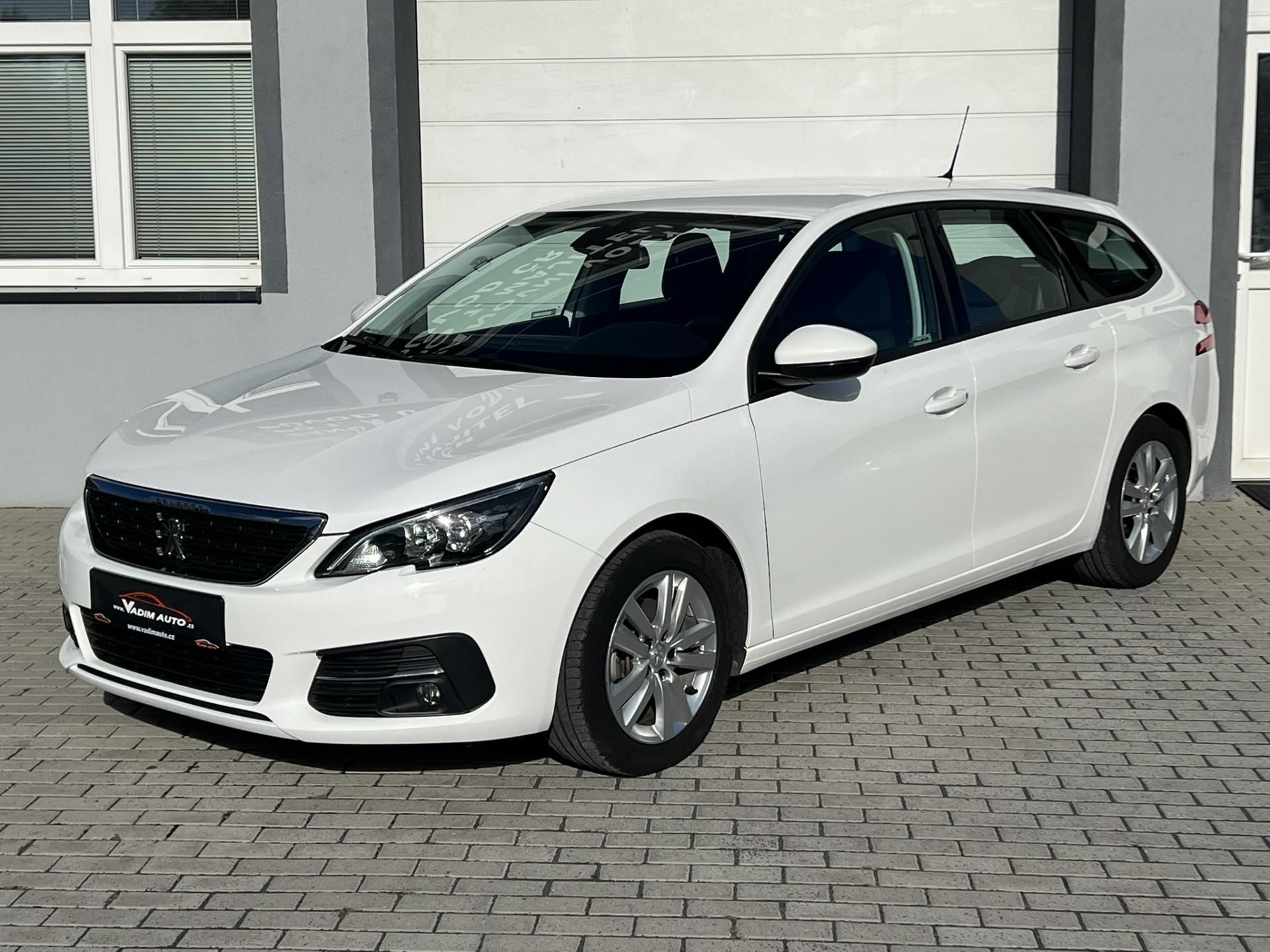 Peugeot 308, 1.2PT 96kW KAMERA  ČR NOVÉ - fotka 2