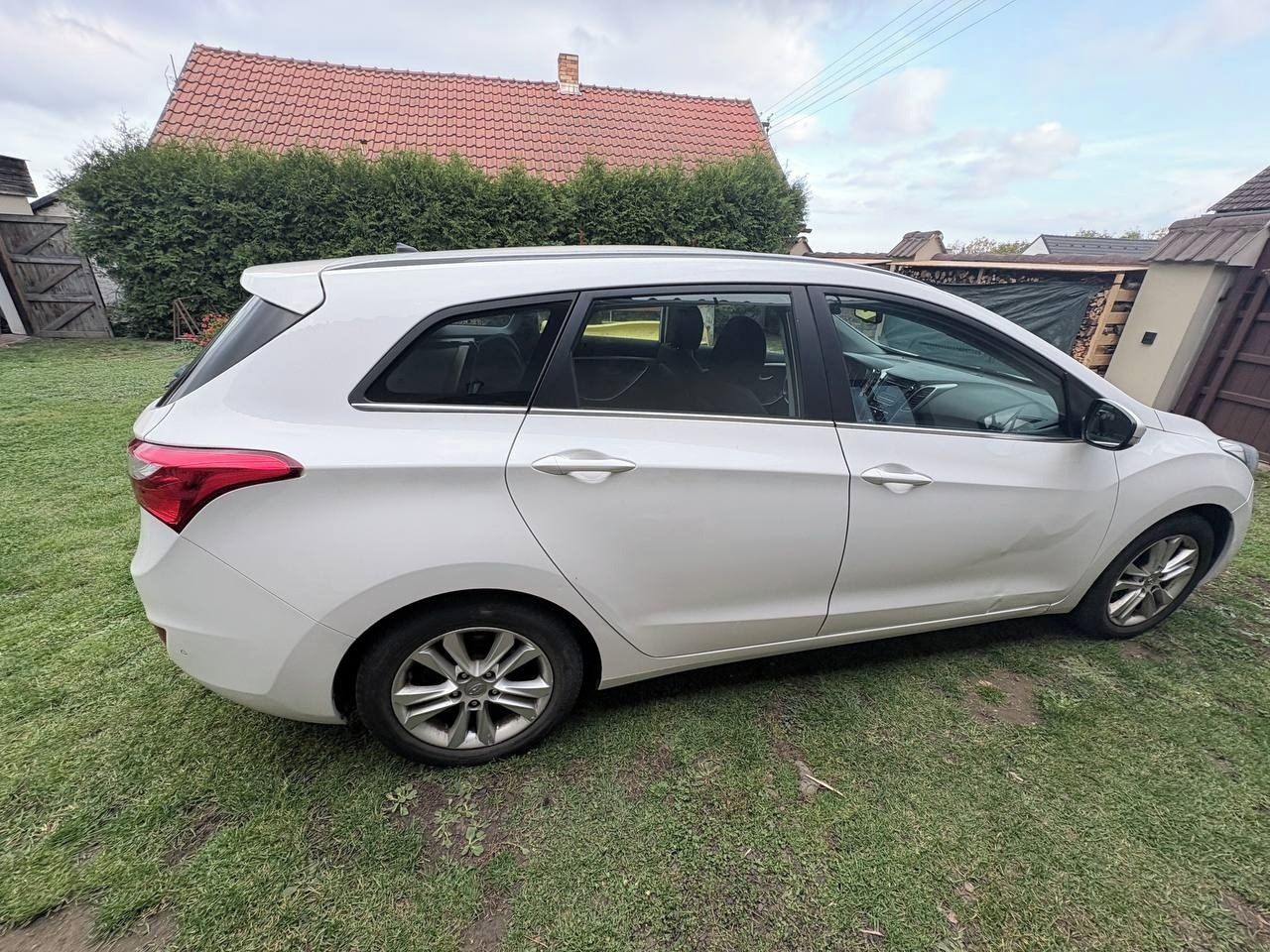 Hyundai i30, Hyundai i30 kombi 1.4 benzin - fotka 5
