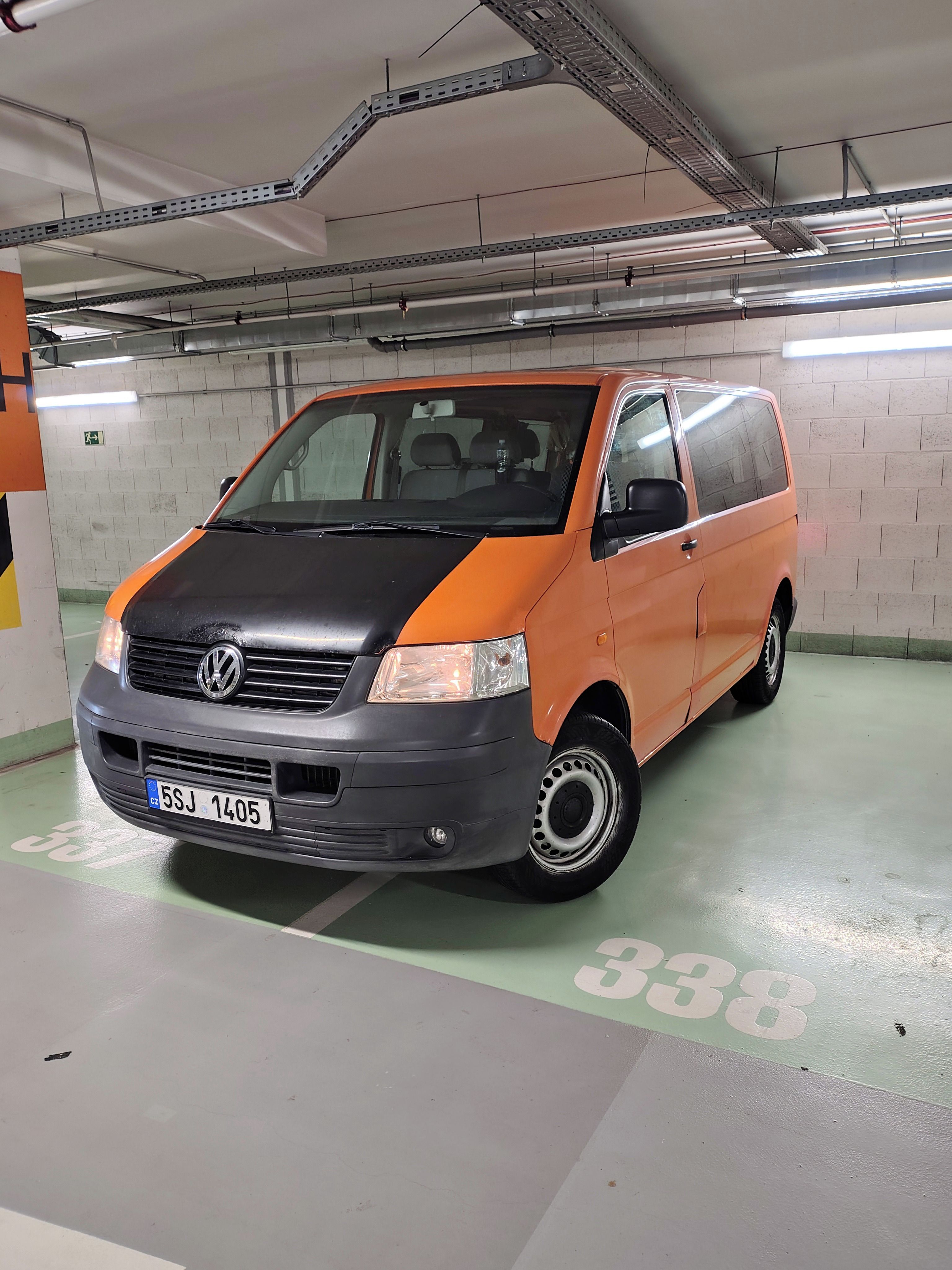 Volkswagen Transporter, VW T5 1,9 63kW AXC 9míst