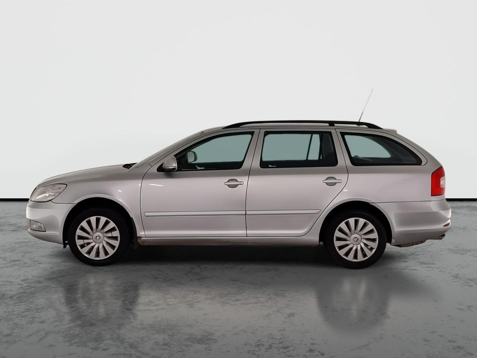 Škoda Octavia, 1.9 TDI 4x4, Ambiente, 4X4 - fotka 3