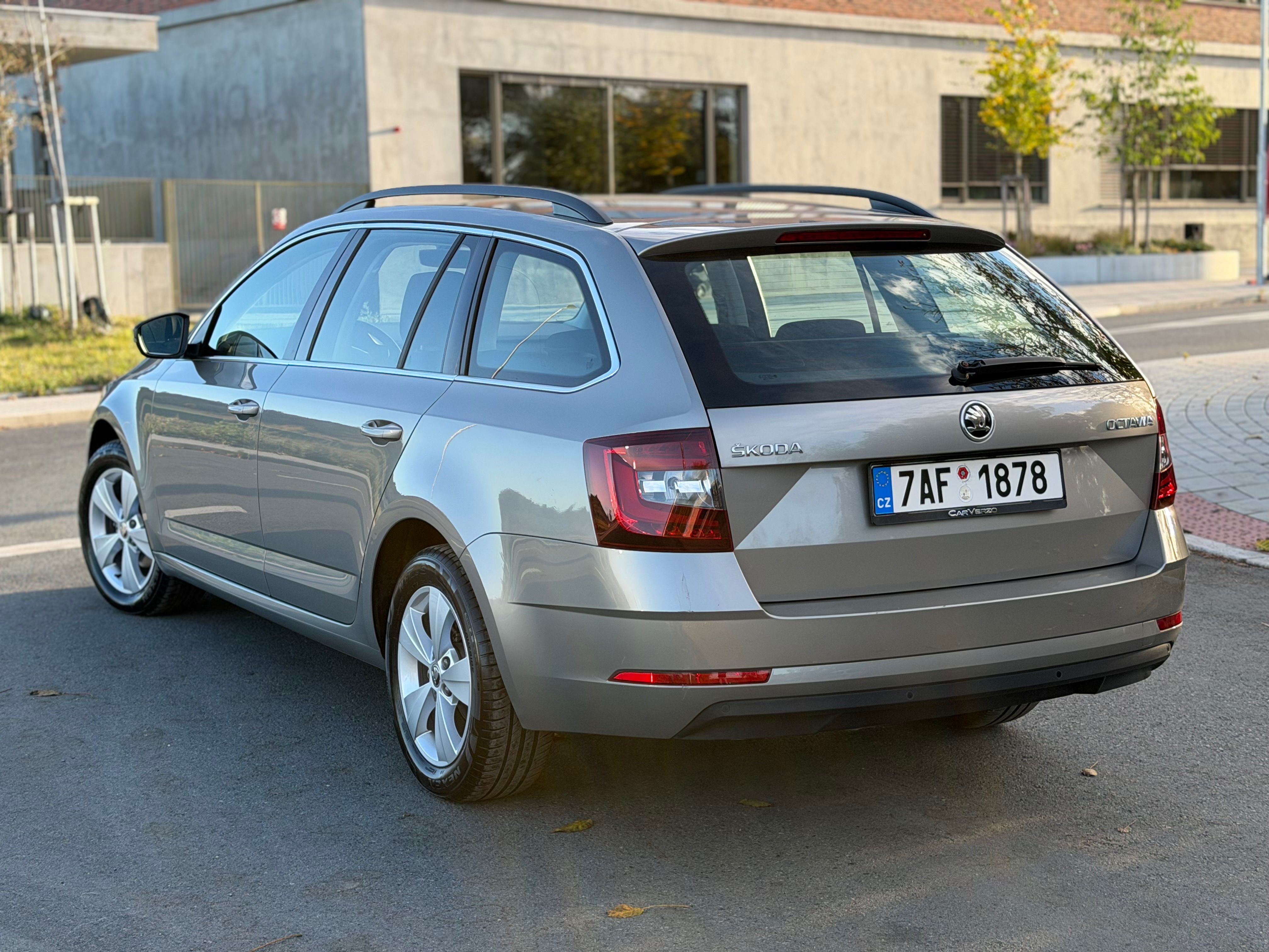 Škoda Octavia, 1.6 TDI 85KW STYLE FULL LED - fotka 3