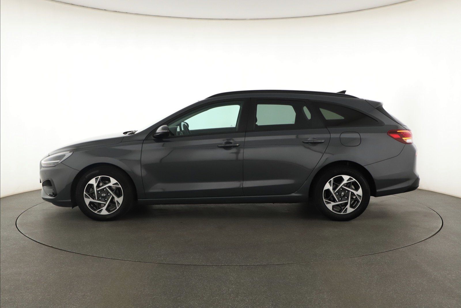 Hyundai i30, 1.0 T-GDI, Family, ČR,1.maj - fotka 3