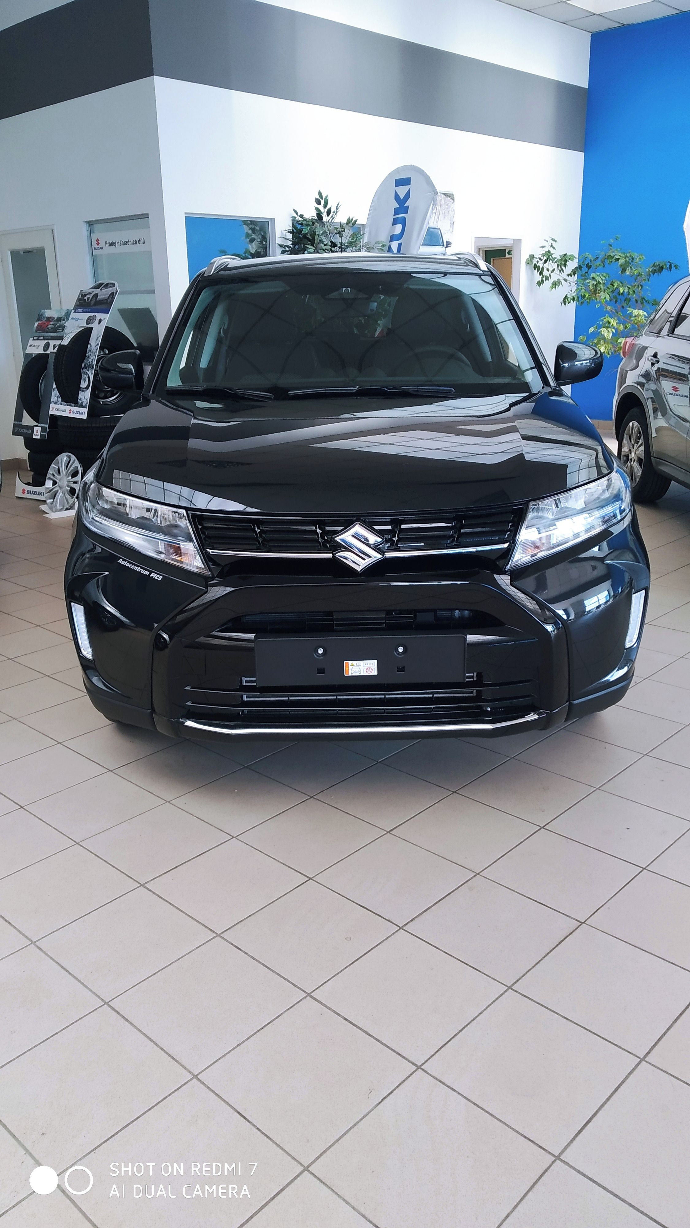 Suzuki Vitara, 1.4 Premium 4x4 Hybrid ZCE - fotka 2