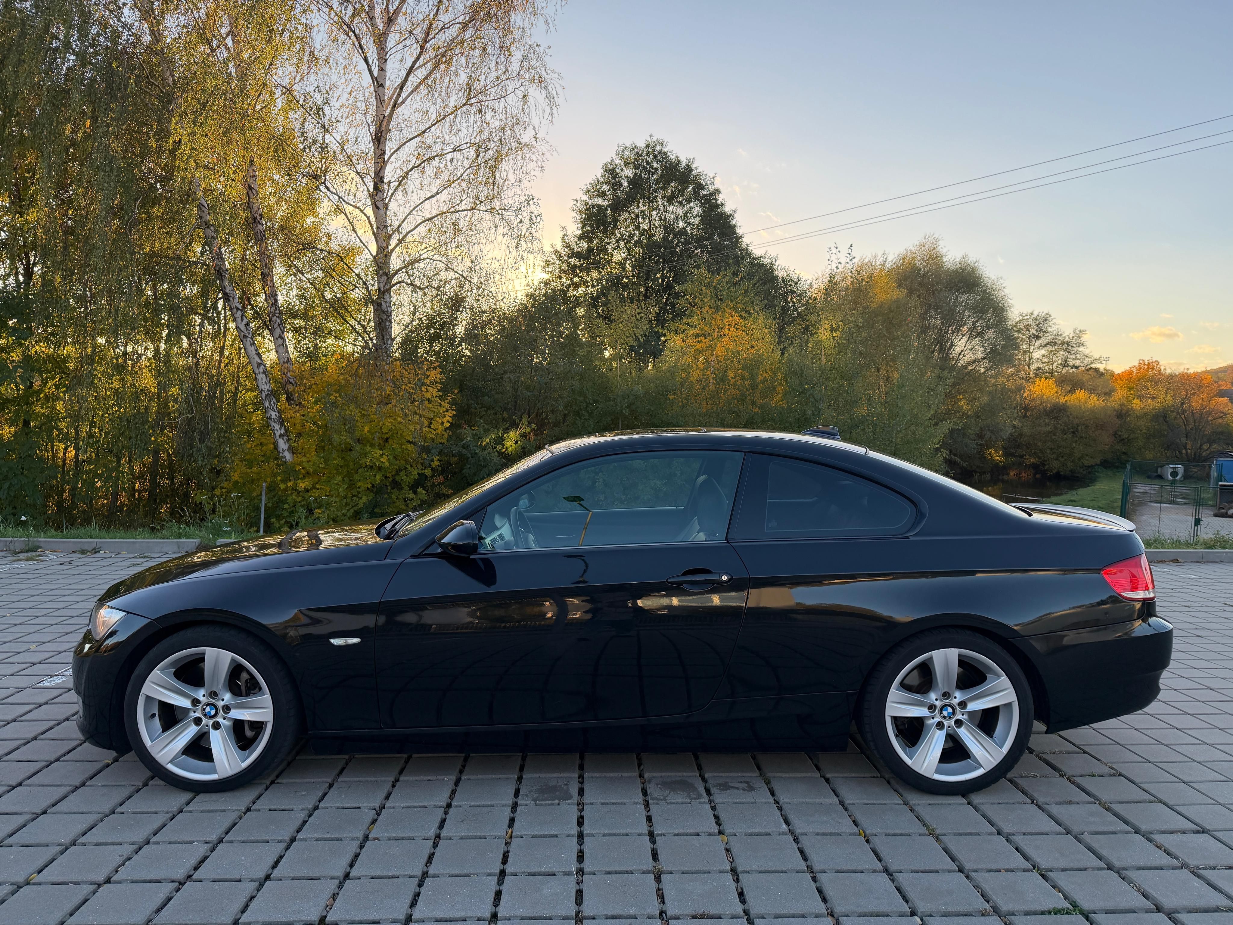 BMW Řada 3, 335i - 225W - kupé