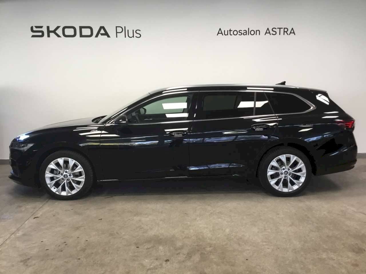 Škoda Superb, Combi L&K DSG 2.0 TDI 110 kW - fotka 3