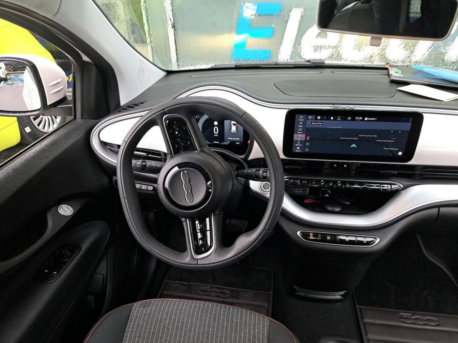 Fiat 500E, 42 kWh, Automat, Navi - fotka 3