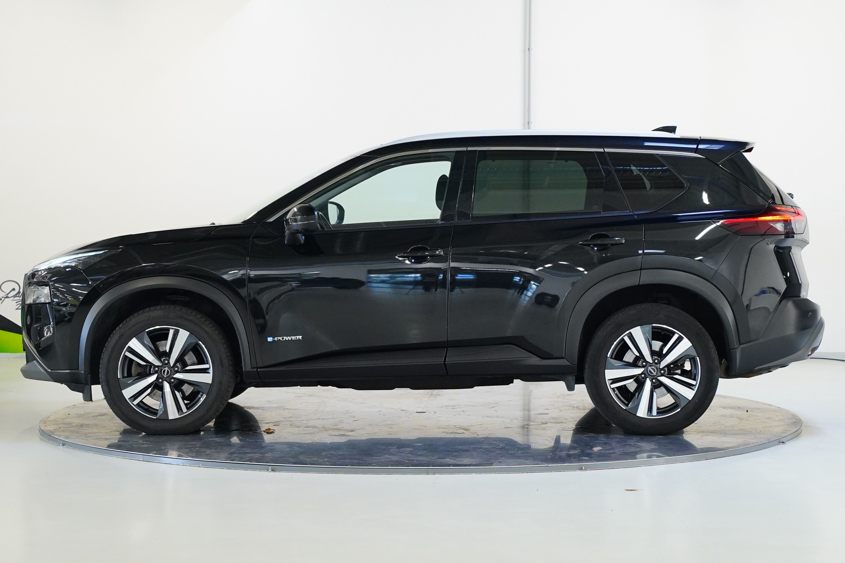 Nissan X-Trail, 1.5 VC-T E-Power 116kw - fotka 3