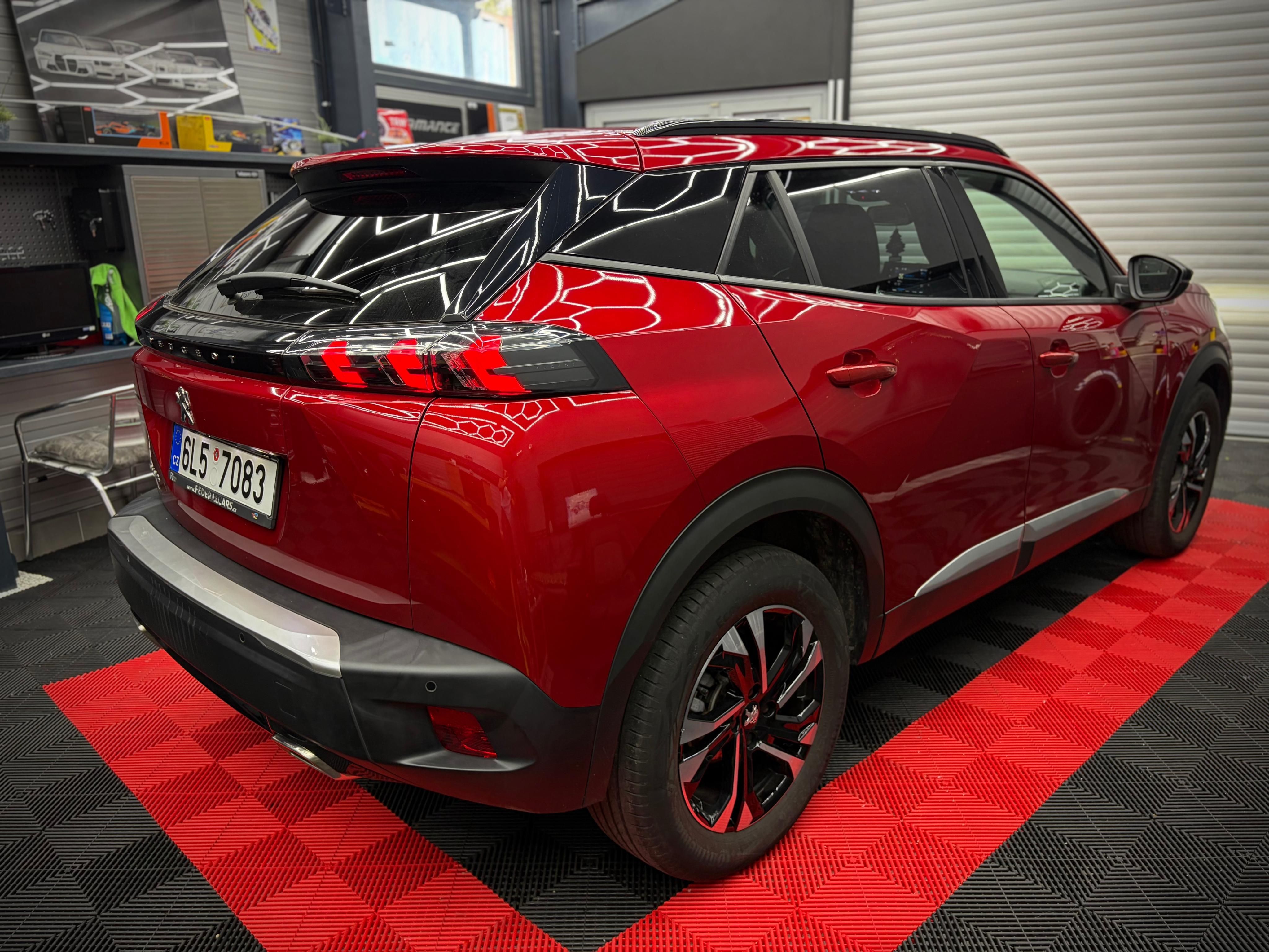 Peugeot 2008, automat, 1.2 96kW - fotka 6