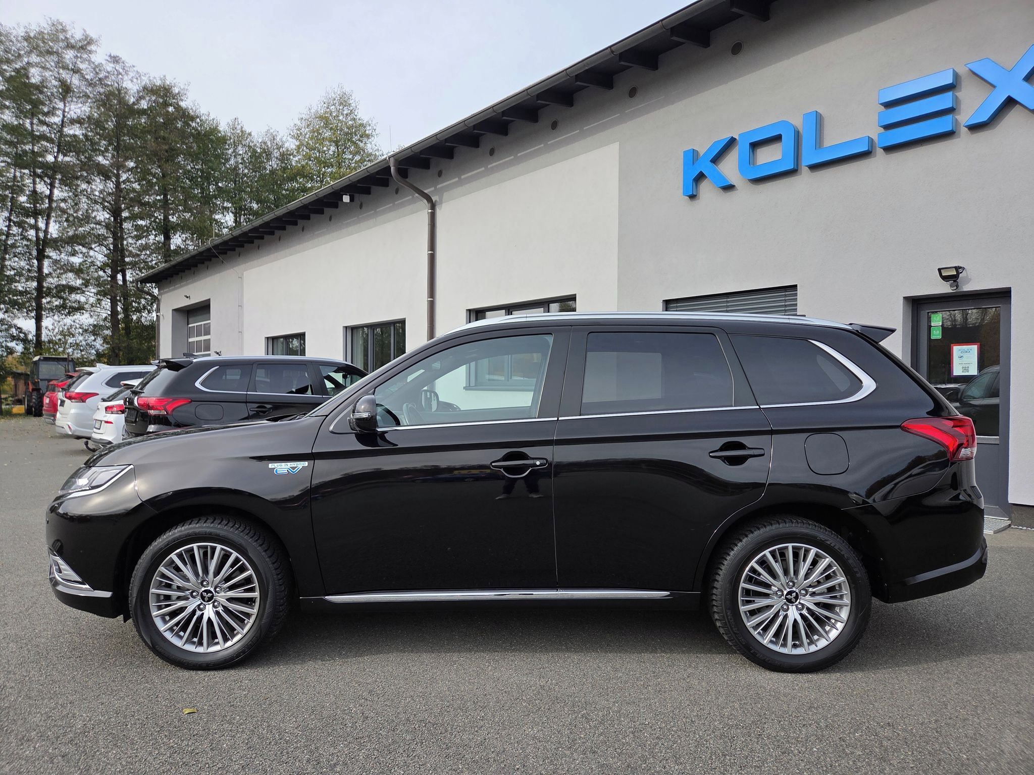 Mitsubishi Outlander, 2.4 PHEV 4x4, 31.000 km !!! - fotka 2