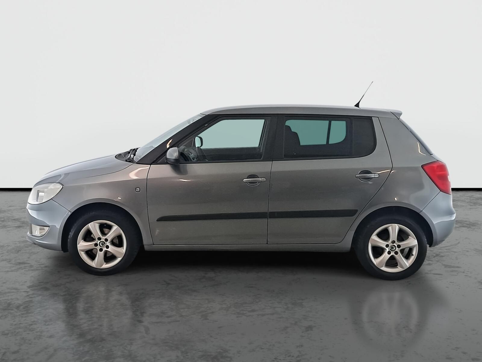 Škoda Fabia, 1.2 TSI, Ambiente, Serv.kniha - fotka 3