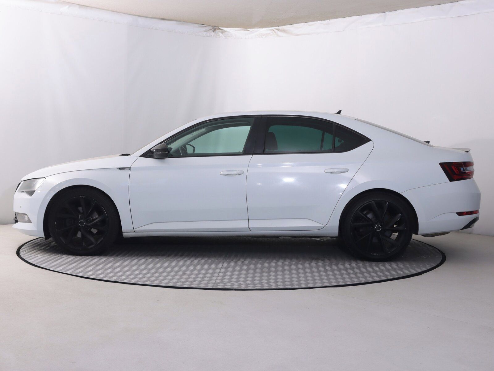 Škoda Superb, 2.0 TDI 4x4, 4X4, Automat - fotka 3