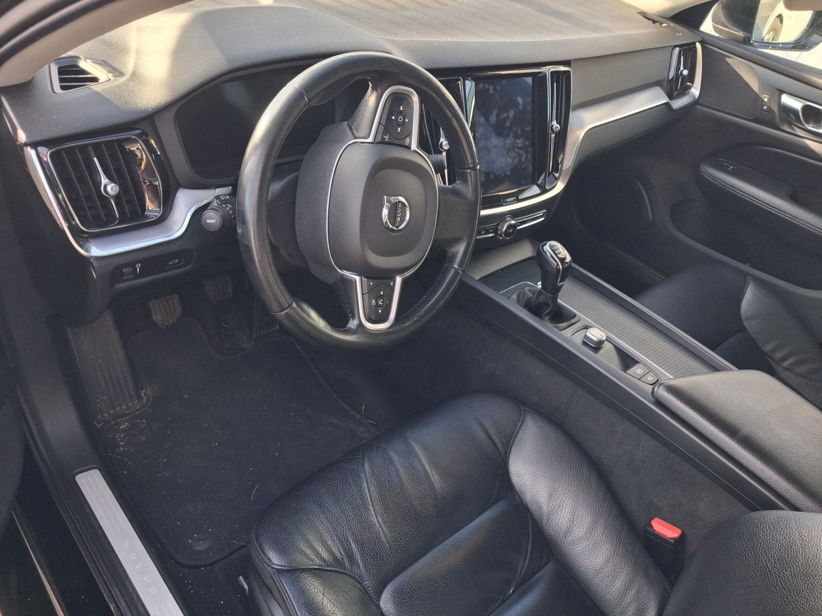 Volvo V60, D3 2.0, Kůže, Navi - fotka 3