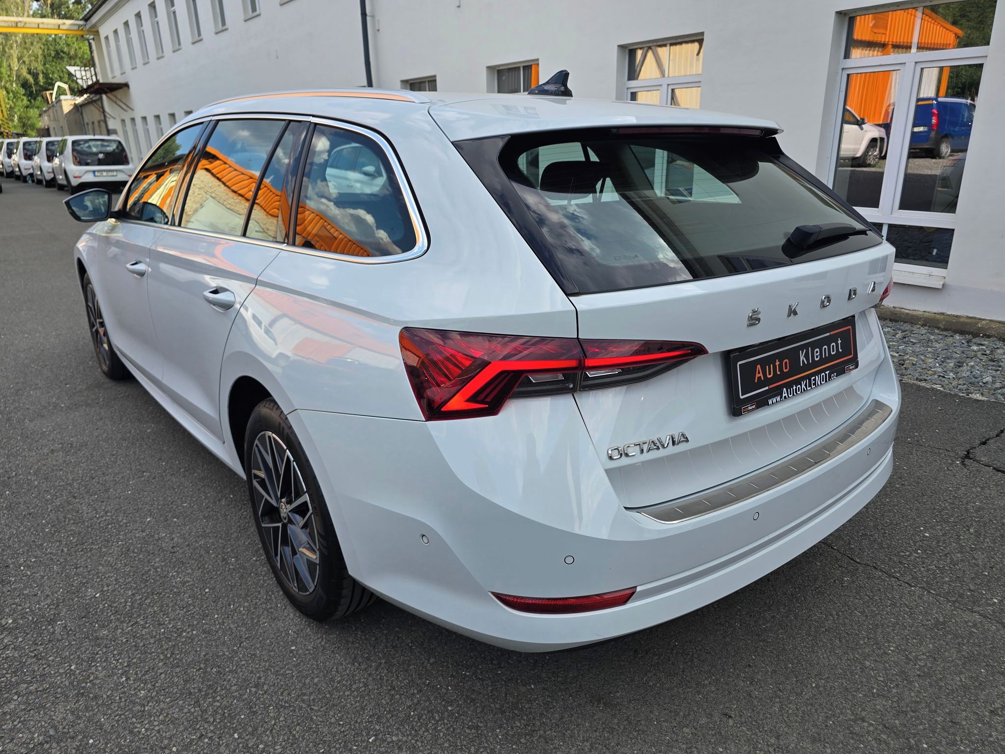 Škoda Octavia, 2.0TDi 110kW DSG STYLE + NAVI - fotka 5