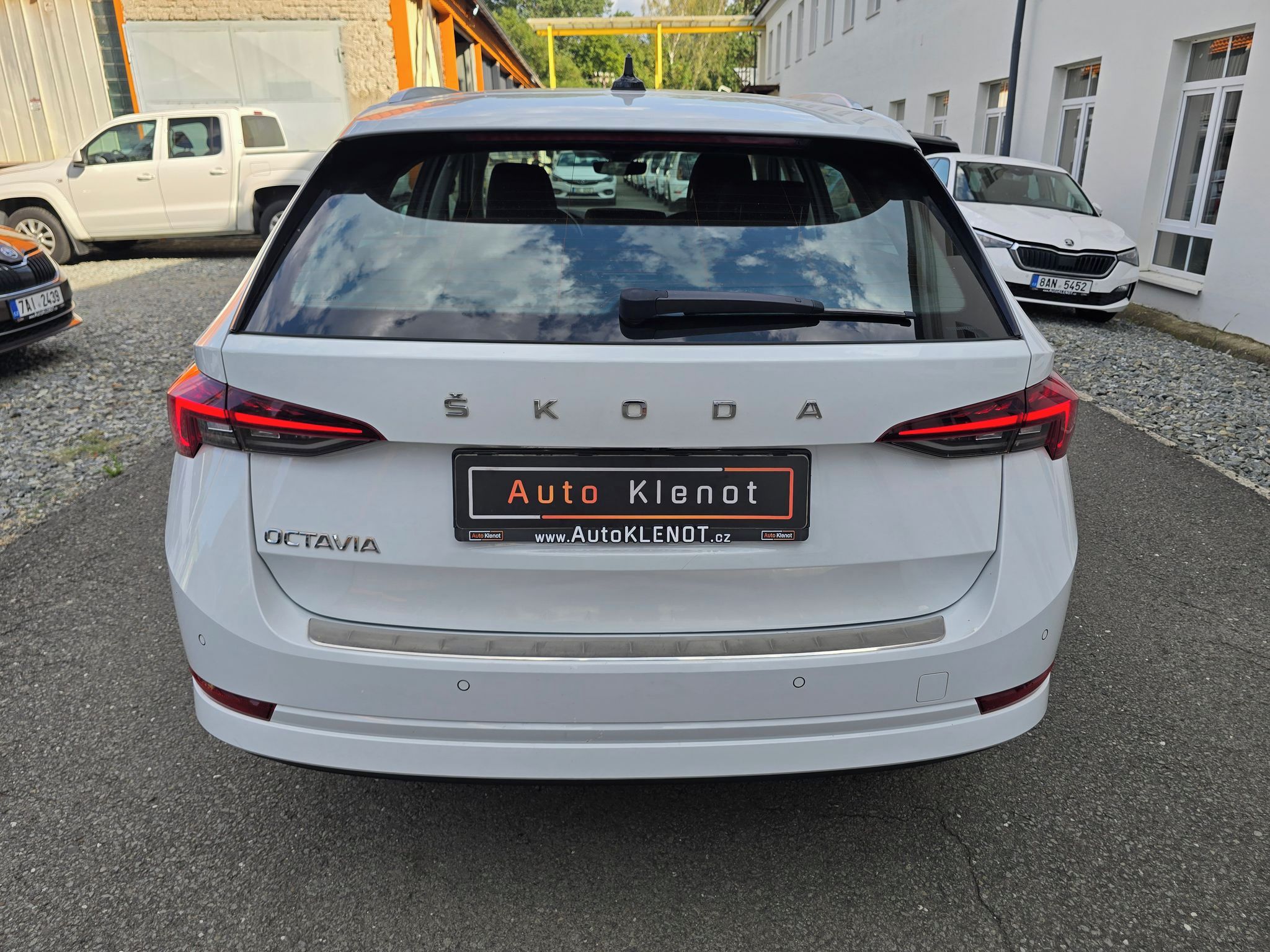 Škoda Octavia, 2.0TDi 110kW DSG STYLE + NAVI - fotka 6