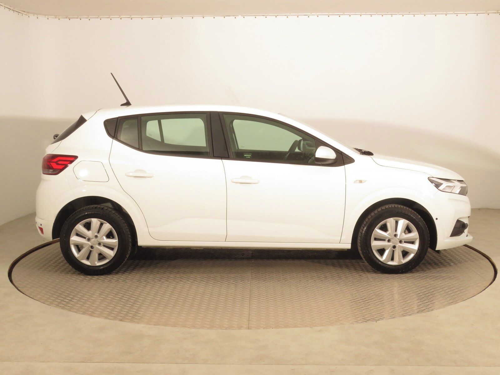 Dacia Sandero, 1.0 TCe, Serv.kniha - fotka 6