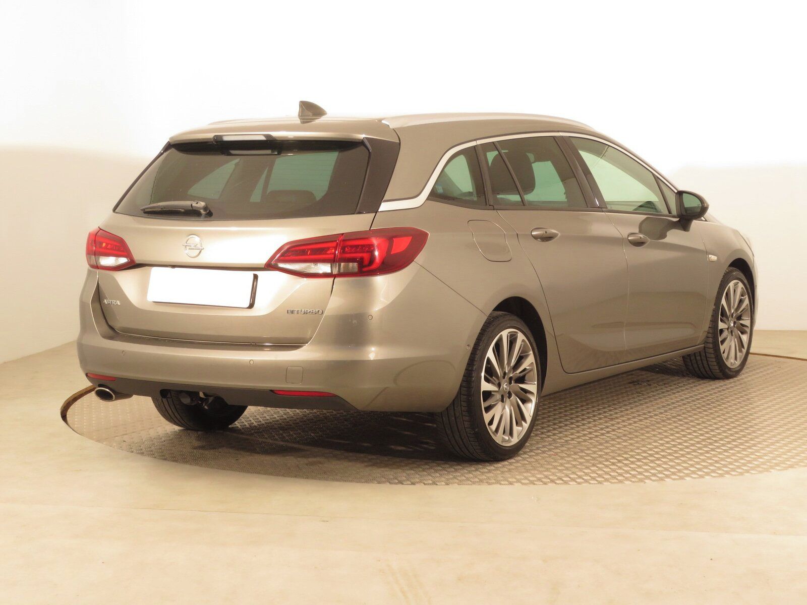 Opel Astra, 1.6 BiCDTI, Innovation - fotka 5